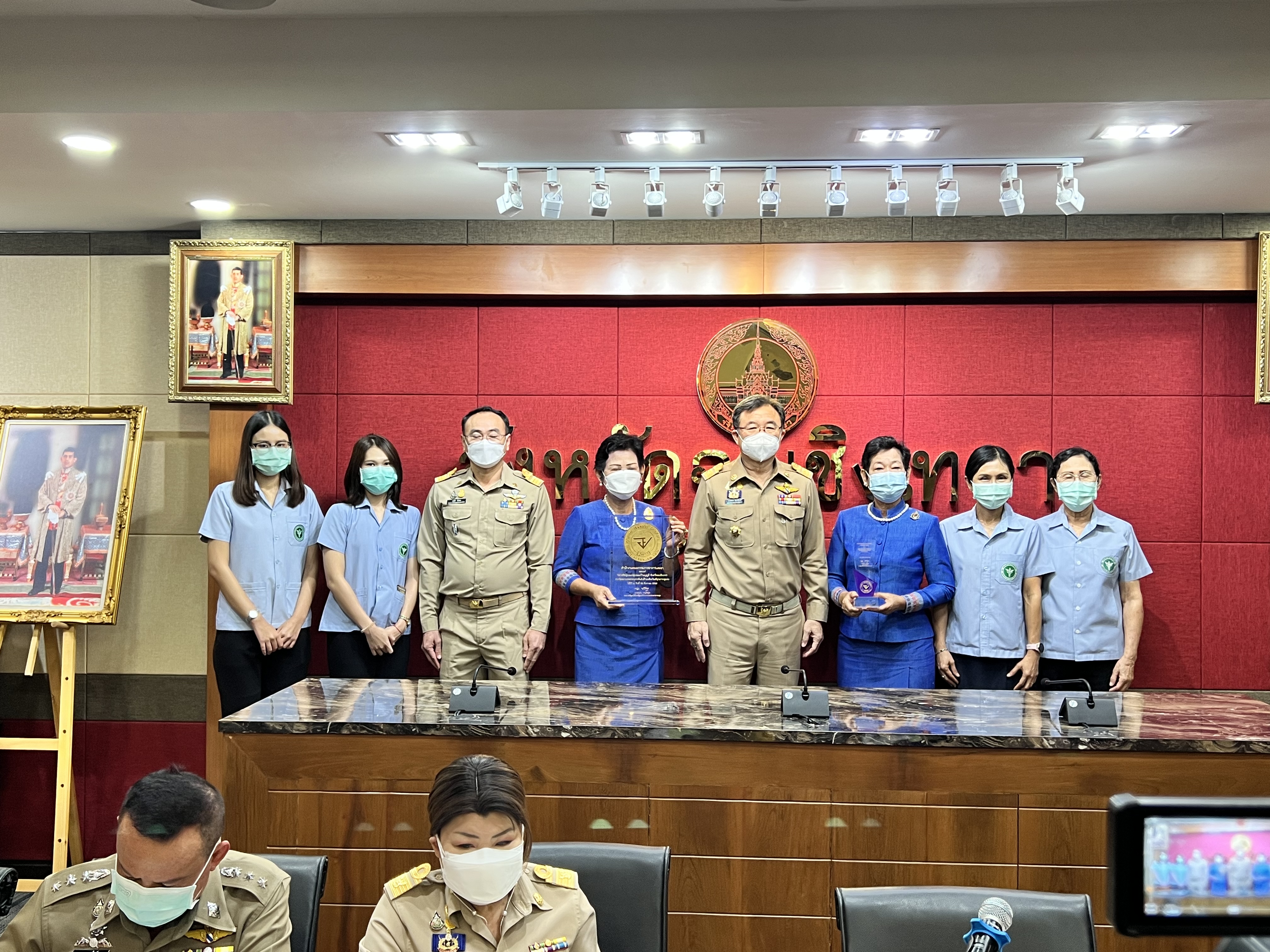 ??พช. แปดริ้วร่วมประชุมหัวหน้าส่วนจังหวัด – เชิดชูเกียรติ สารสนเทศตำบลต้นแบบ ตำบลท่าข้าม อำเภอบางปะกง