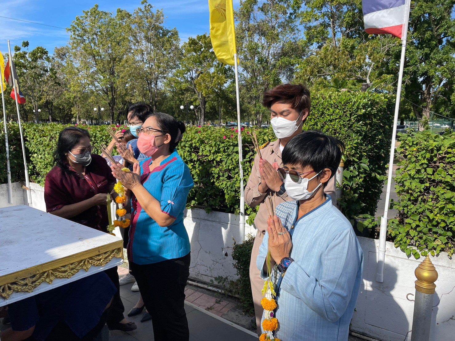 ??พช. ฉะเชิงเทรา ต้อนรับน้องใหม่ สักการะสิ่งศักดิ์สิทธิ์ ศาลากลางจังหวัดฉะเชิงเทรา