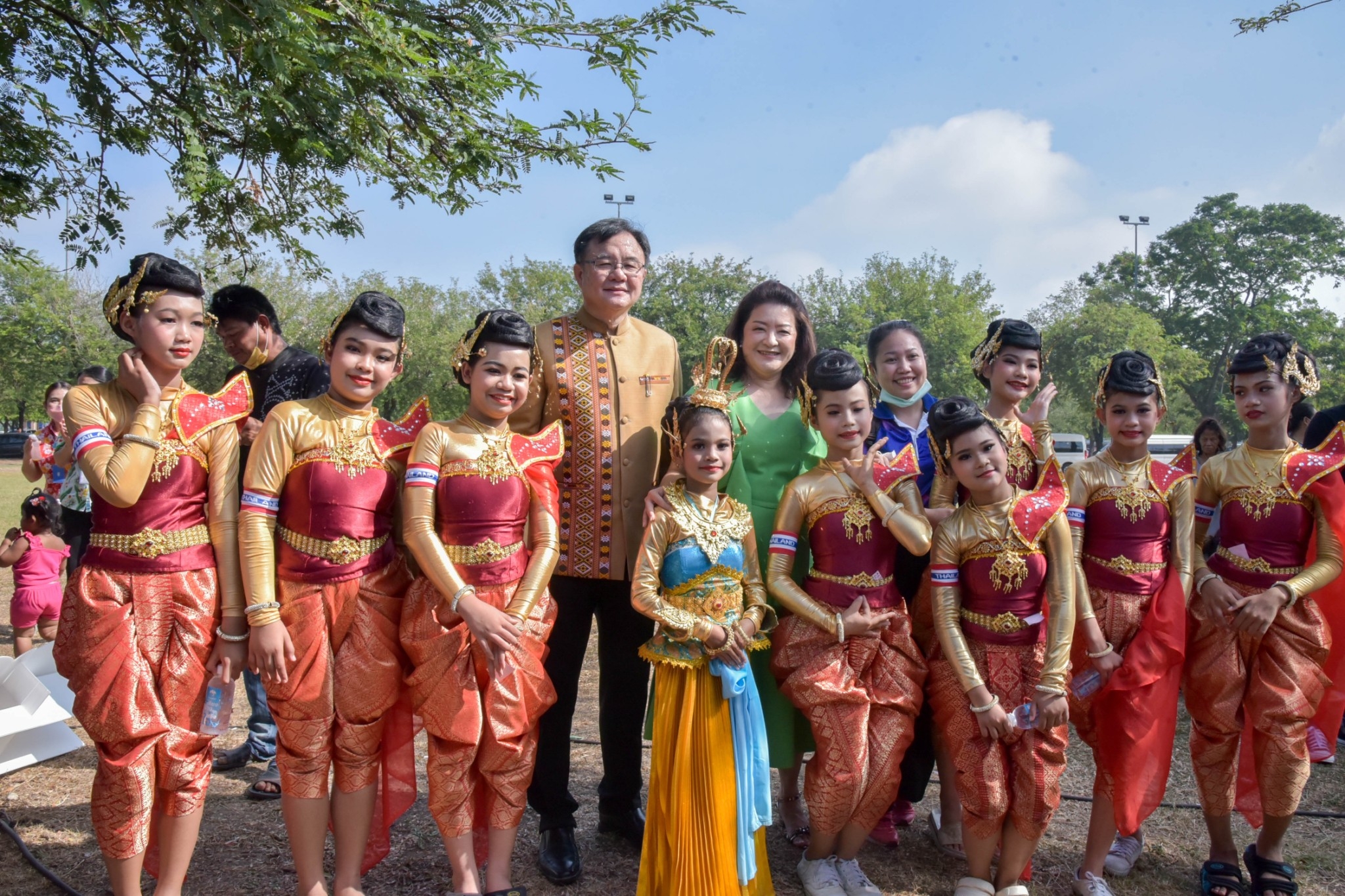 ?? พช. ฉะเชิงเทรา ร่วมงานฉลองวันเด็กแห่งชาติ ส่งมอบทุนพัฒนาเด็กชนบทฯ 30,000 บาท !!