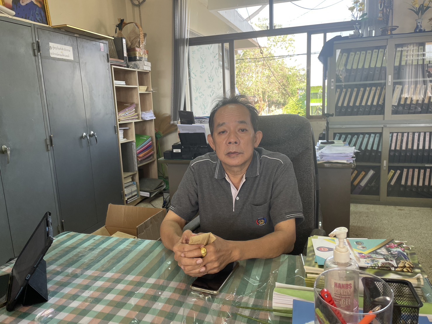 ??พช. ฉะเชิงเทรา ลงพื้นที่ติดตามการดำเนินงานโครงการบริหารการจัดเก็บและใช้ประโยชน์ข้อมูลความจำเป็นพื้นฐาน (จปฐ.) และ การขับเคลื่อนการขจัดความยากจนฯ อำเภอสนามชัยเขต