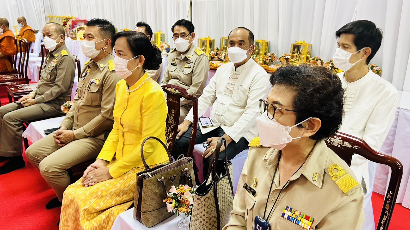 ??พช. ฉะเชิงเทรา ร่วมพิธีลาสิกขาพระภิกษุโครงการบรรพชาอุปสมบท ๙๙ รูป ถวายพระพรชัยมงคล แด่สมเด็จพระเจ้าลูกเธอ เจ้าฟ้าพัชรกิติยาภา นเรนทิราเทพยวดี กรมหลวงราชสาริณีสิริพัชร มหาวัชรราชธิดา กระทรวงมหาดไทย