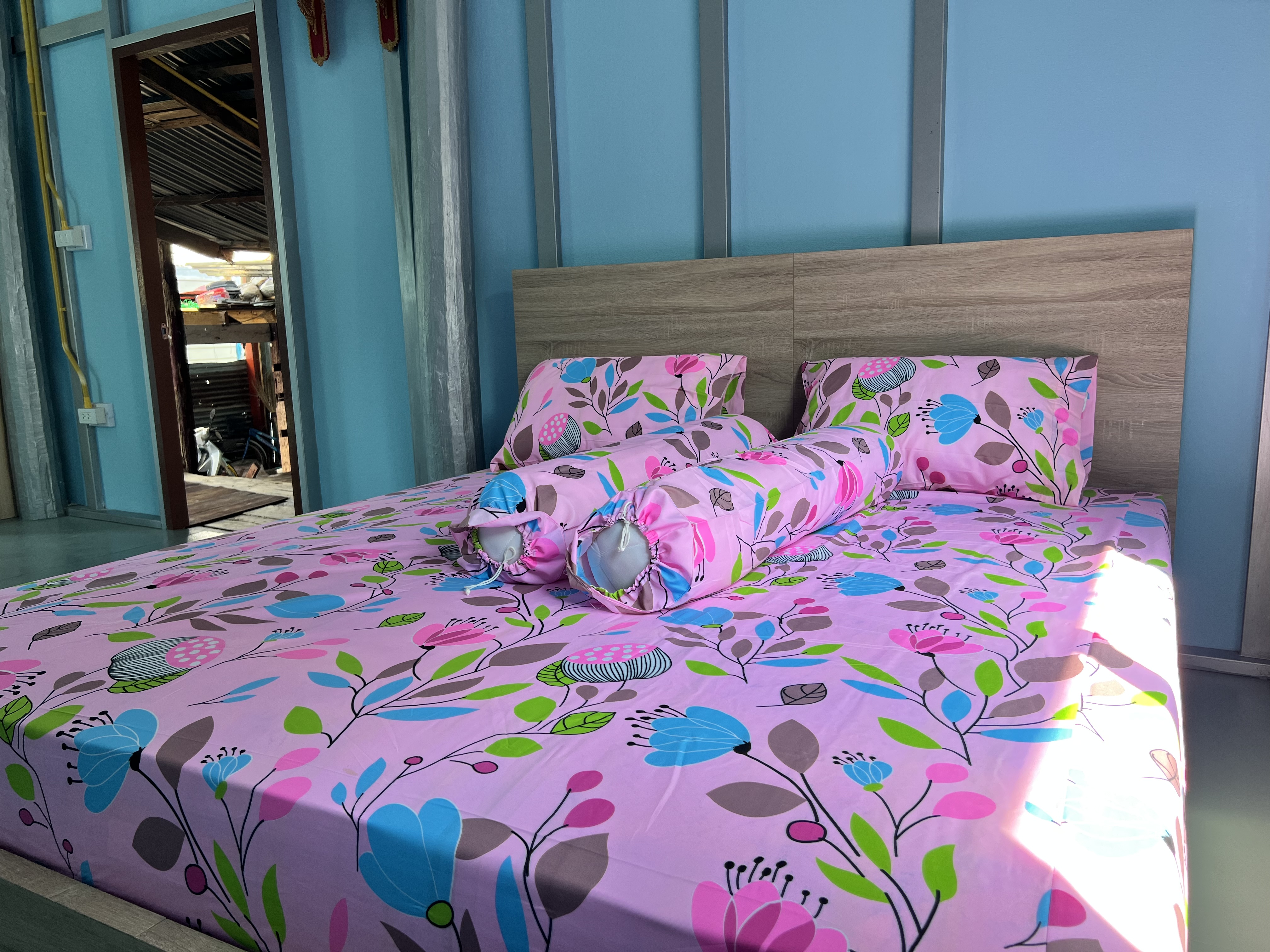 ??พช. ฉะเชิงเทรา เตรียมความพร้อมส่งมอบบ้าน GLO และติดตามการดำเนินงาน จปฐ.