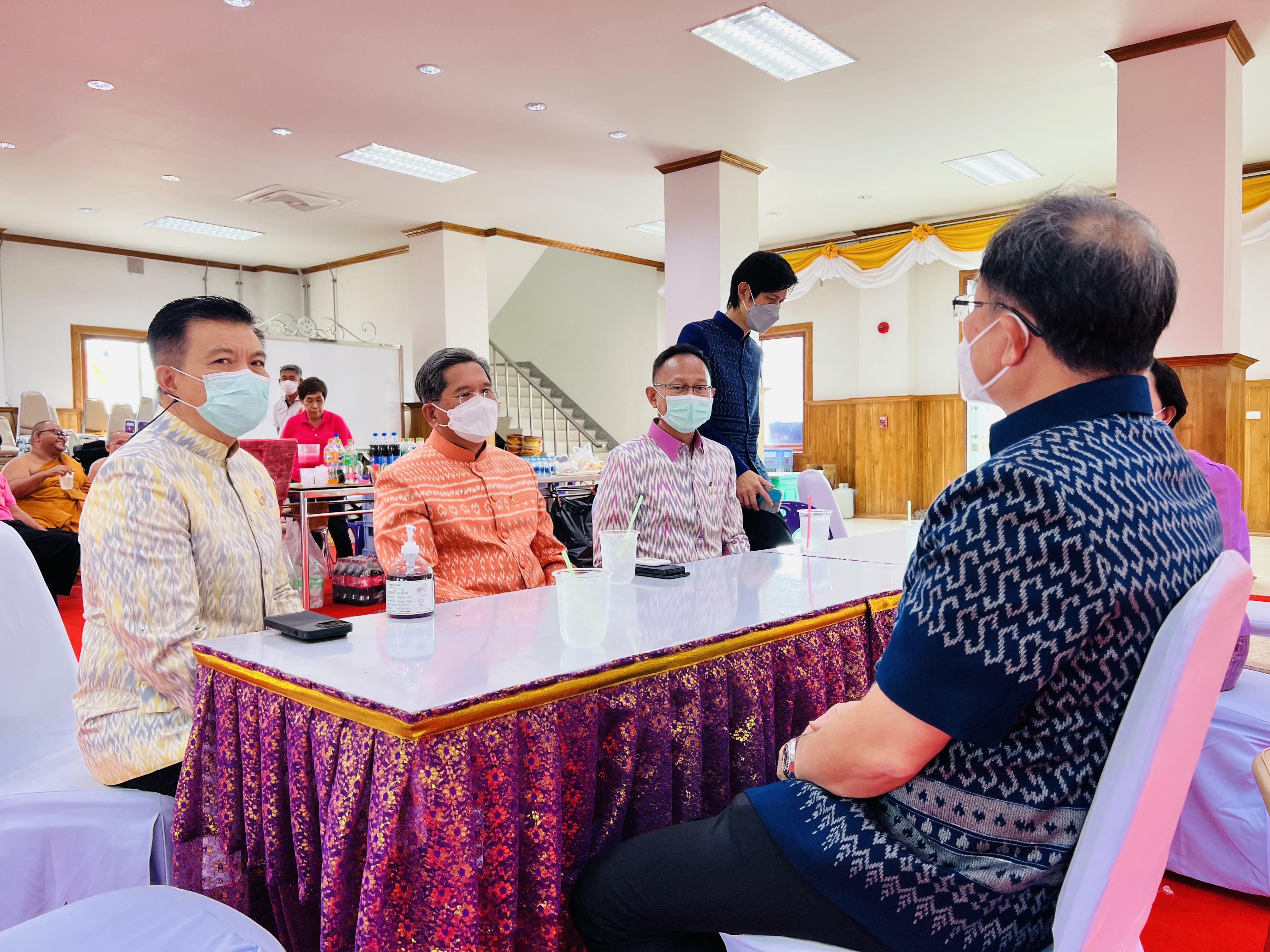 ??พช. ฉะเชิงเทรา ร่วมเป็นเจ้าภาพถวายปัจจัย ในพิธีบรรพชาอุปสมบท 99 รูป ถวายพระพรชัยมงคล แด่สมเด็จพระเจ้าลูกเธอ เจ้าฟ้าพัชรกิติยาภาฯ