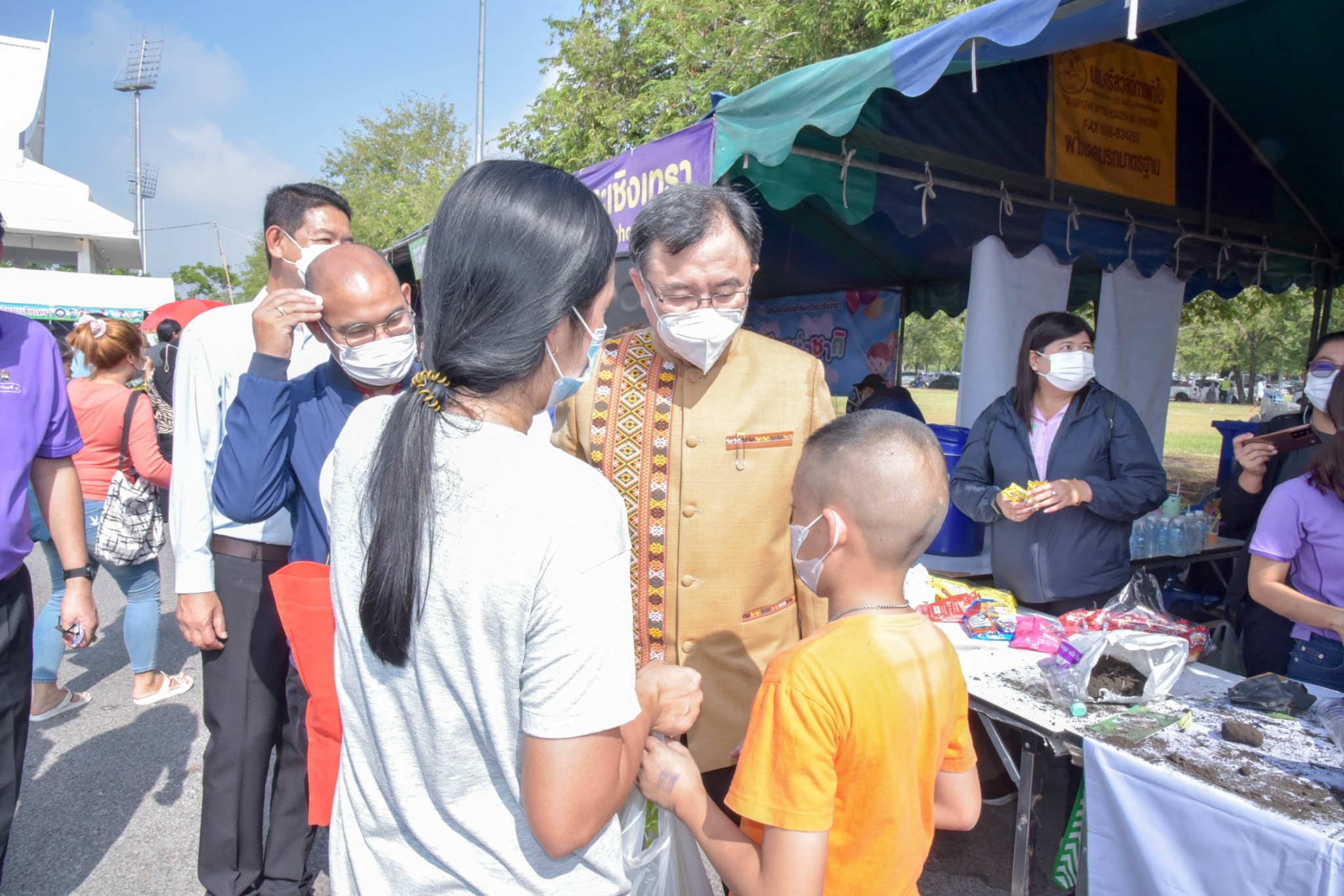 ?? พช. ฉะเชิงเทรา ร่วมงานฉลองวันเด็กแห่งชาติ ส่งมอบทุนพัฒนาเด็กชนบทฯ 30,000 บาท !!