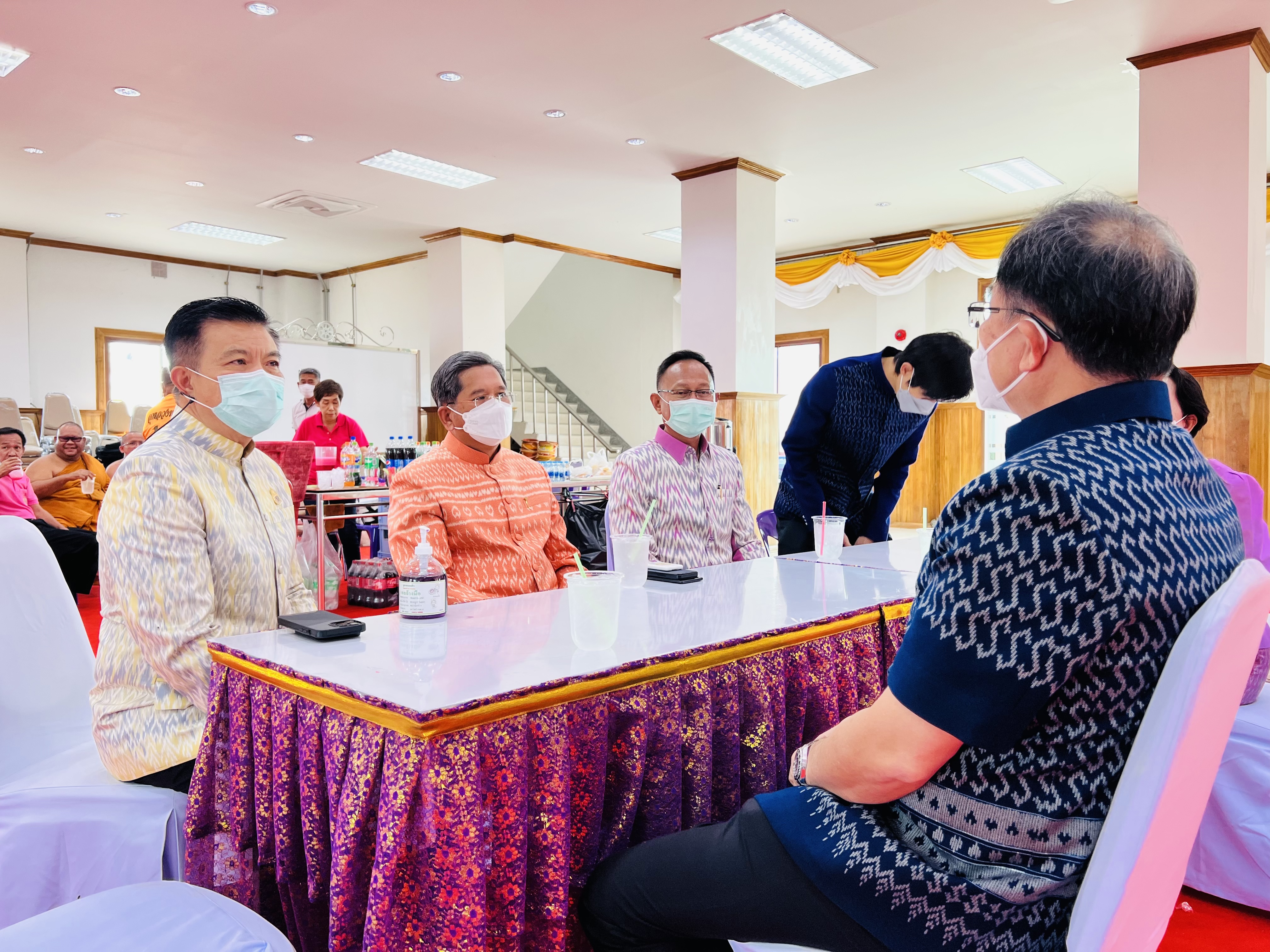 ??พช. ฉะเชิงเทรา ร่วมเป็นเจ้าภาพถวายปัจจัย ในพิธีบรรพชาอุปสมบท 99 รูป ถวายพระพรชัยมงคล แด่สมเด็จพระเจ้าลูกเธอ เจ้าฟ้าพัชรกิติยาภาฯ