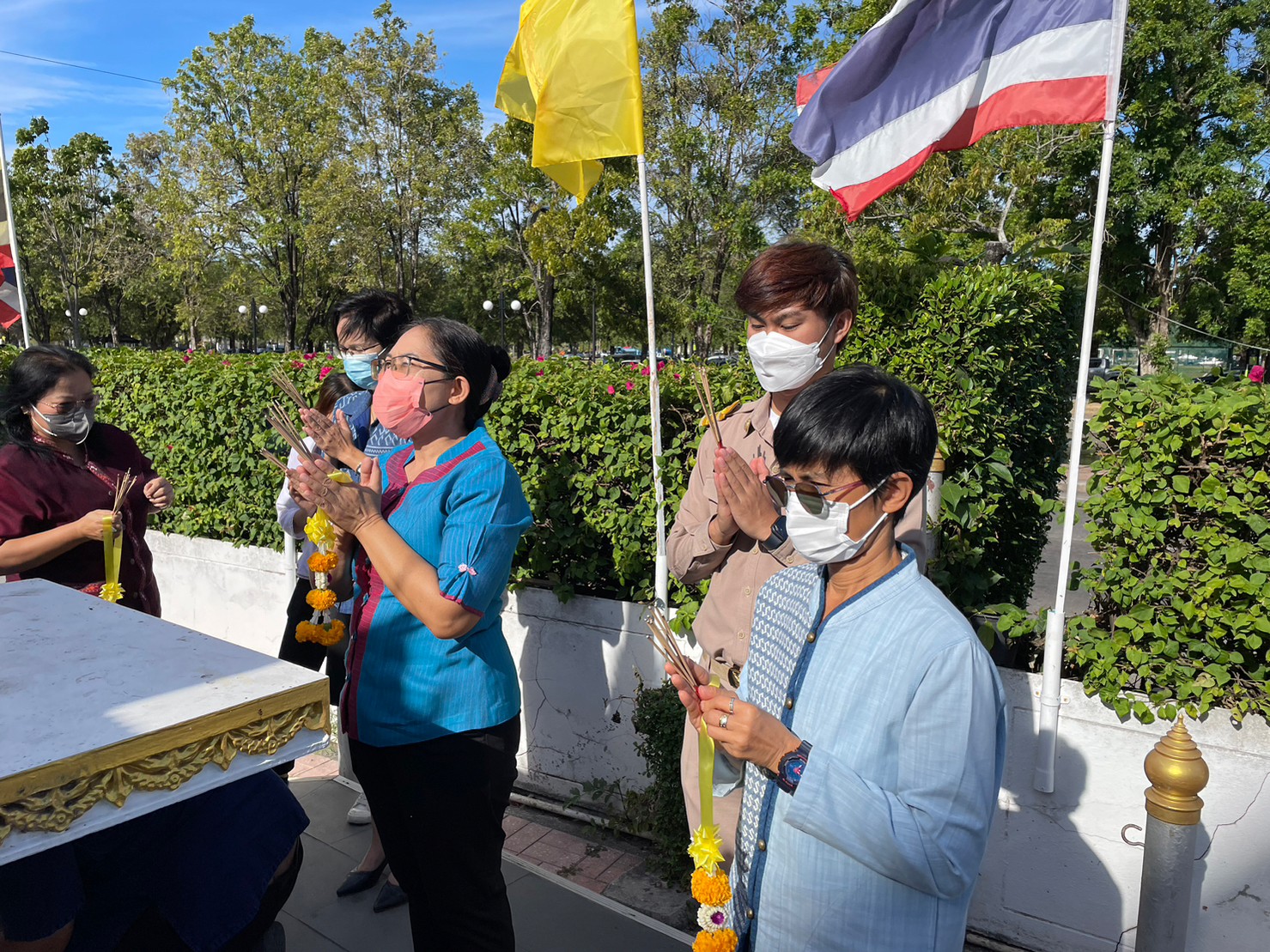 ??พช. ฉะเชิงเทรา ต้อนรับน้องใหม่ สักการะสิ่งศักดิ์สิทธิ์ ศาลากลางจังหวัดฉะเชิงเทรา