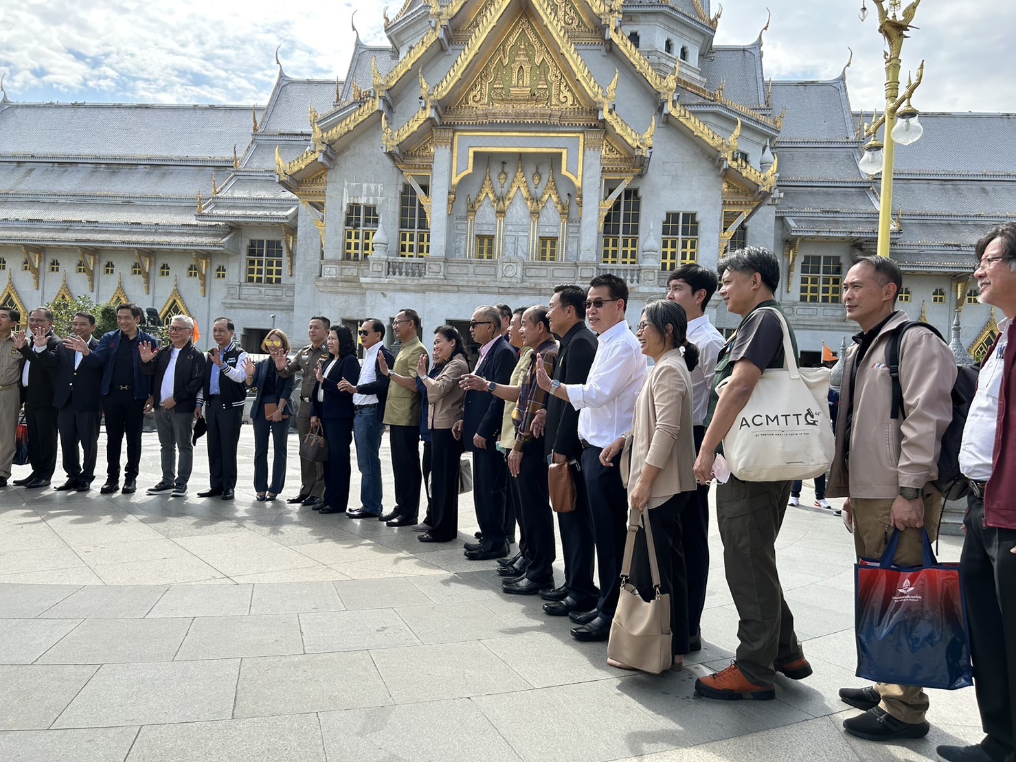 ??พช. ฉะเชิงเทรา ร่วมทริป “ อิ่มบุญ อิ่มอร่อย ช้อปคุ้ม เสริมสิริมงคล ไปกับขบวนรถ KIHA 183”