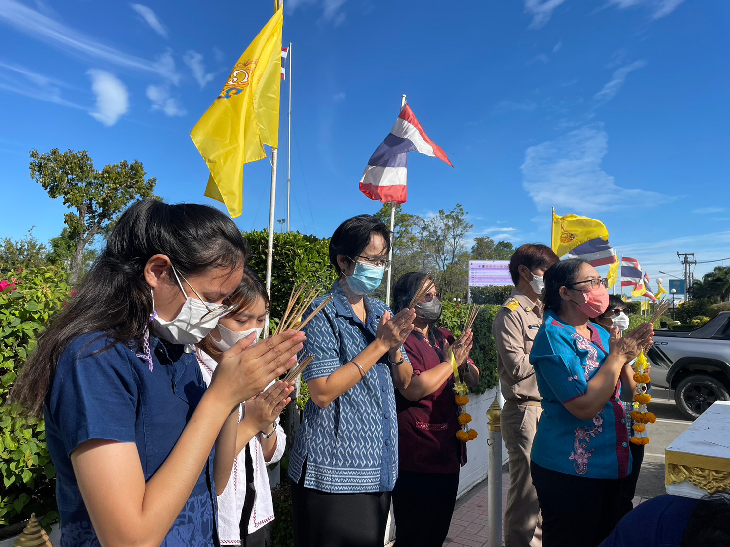 ??พช. ฉะเชิงเทรา ต้อนรับน้องใหม่ สักการะสิ่งศักดิ์สิทธิ์ ศาลากลางจังหวัดฉะเชิงเทรา