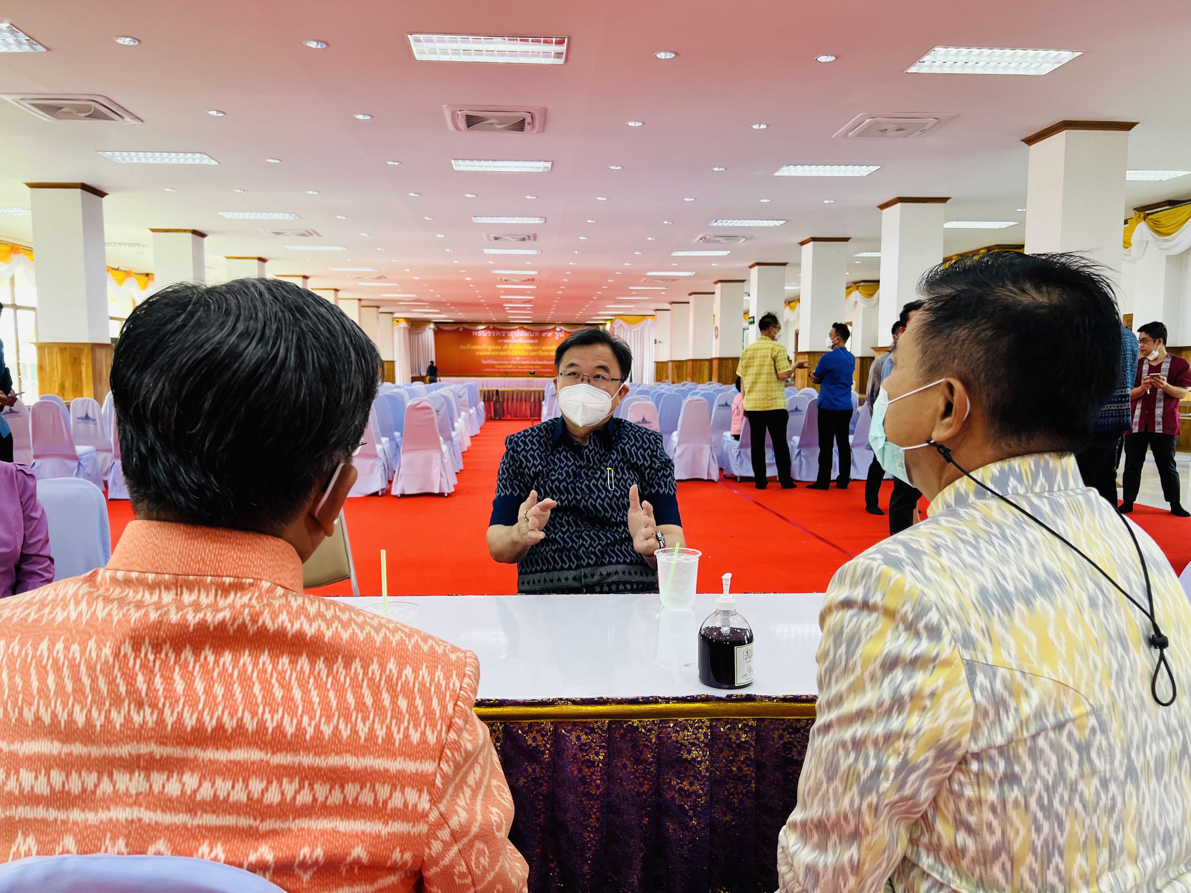 ??พช. ฉะเชิงเทรา ร่วมเป็นเจ้าภาพถวายปัจจัย ในพิธีบรรพชาอุปสมบท 99 รูป ถวายพระพรชัยมงคล แด่สมเด็จพระเจ้าลูกเธอ เจ้าฟ้าพัชรกิติยาภาฯ