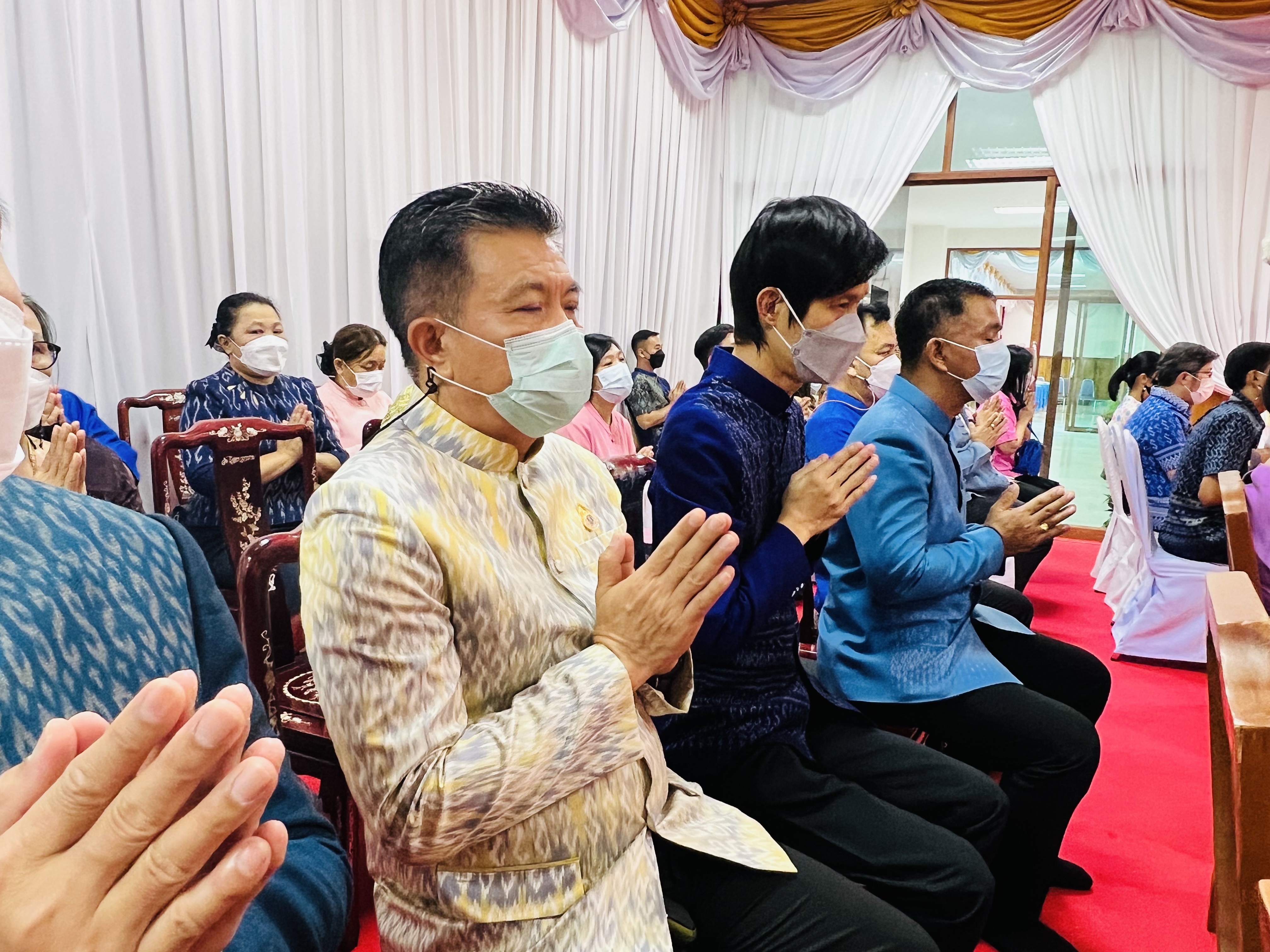 ??พช. ฉะเชิงเทรา ร่วมเป็นเจ้าภาพถวายปัจจัย ในพิธีบรรพชาอุปสมบท 99 รูป ถวายพระพรชัยมงคล แด่สมเด็จพระเจ้าลูกเธอ เจ้าฟ้าพัชรกิติยาภาฯ