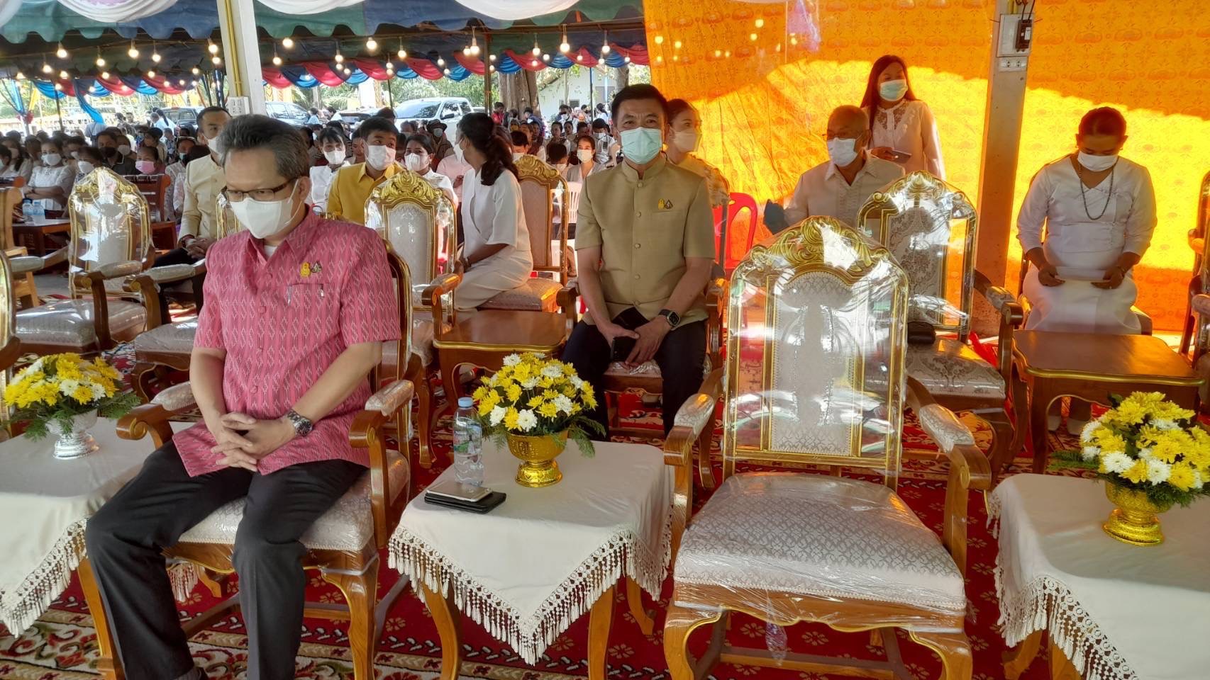 ??พช.ฉะเชิงเทราร่วมพิธียกช่อฟ้า พิธียกฉัตรอุโบสถ วัดเทพประทาน