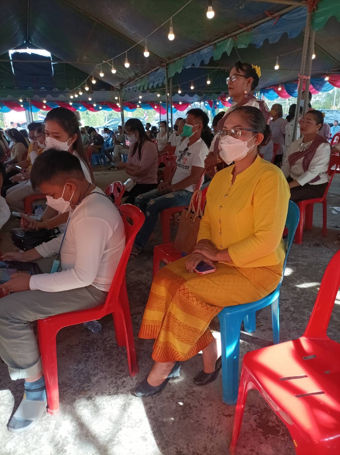 ??พช.ฉะเชิงเทราร่วมพิธียกช่อฟ้า พิธียกฉัตรอุโบสถ วัดเทพประทาน