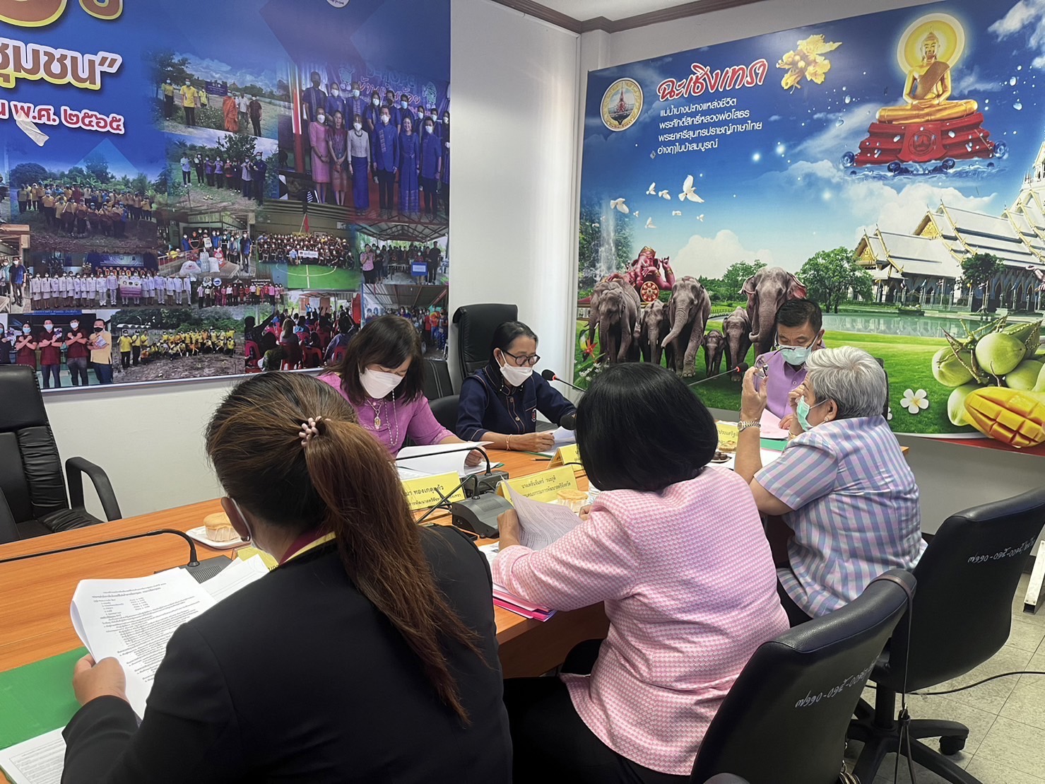 ??พช.ฉะเชิงเทราจัดประชุมพิจารณาคัดเลือกสตรีดีเด่นด้านการพัฒนาชุมชน ประจำปี 2566