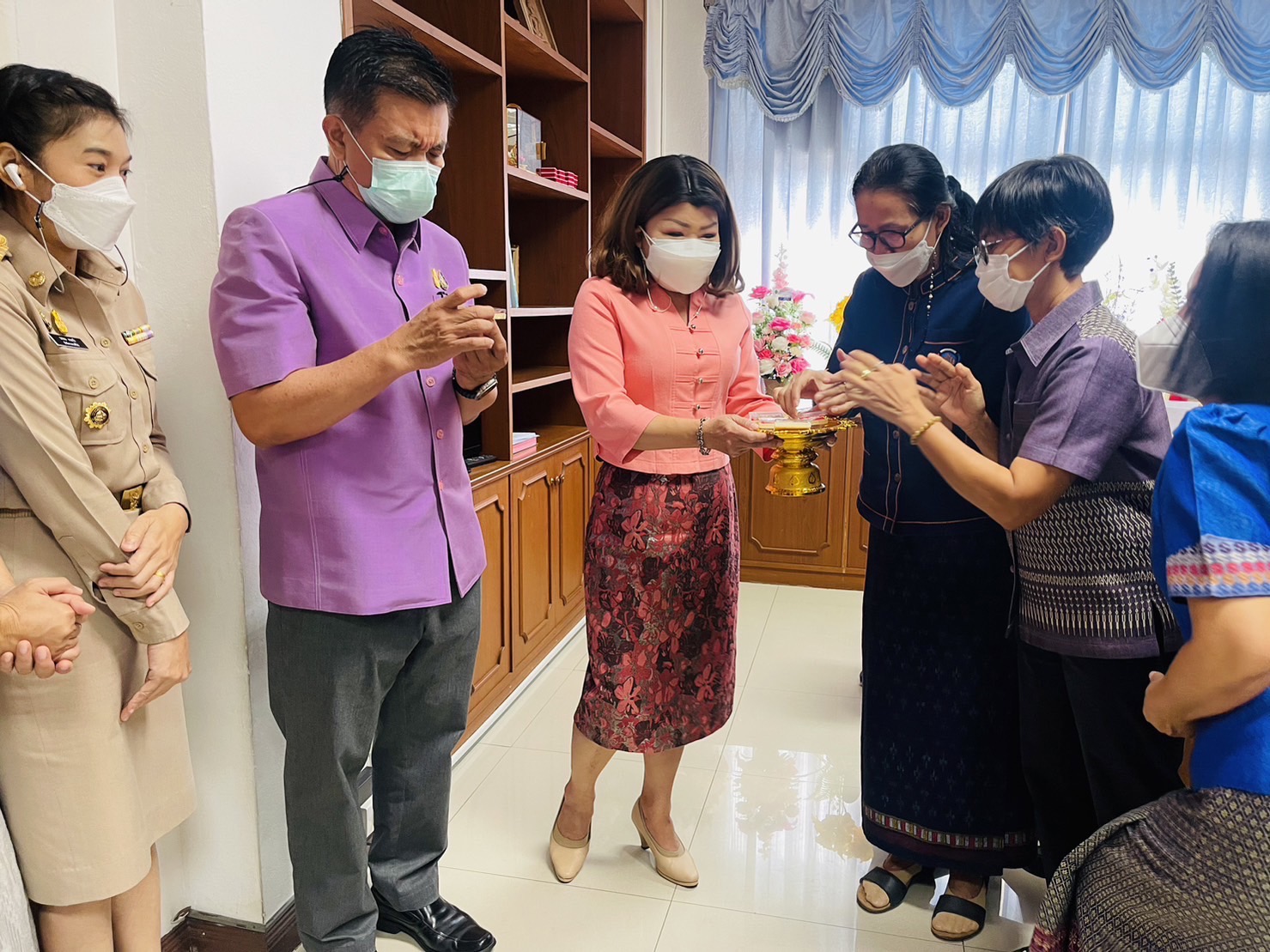 ??พช.ฉะเชิงเทราร่วมอวยพรปีใหม่ 2566 แก่รองผู้ว่าราชการจังหวัดฉะเชิงเทรา