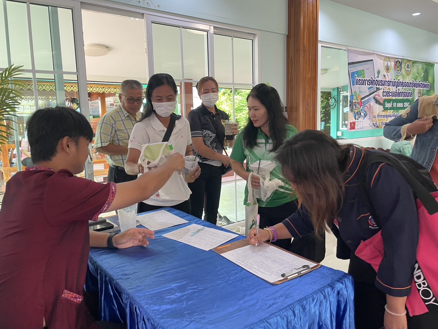 ผู้ตรวจ กรมฯ พช. ตรวจ ติดตาม และสนับสนุนโครงการฝึกอบรมการทำบัญชีกลุ่มออมทรัพย์เพื่อการผลิตด้วยระบบอิเล็กทรอนิกส์