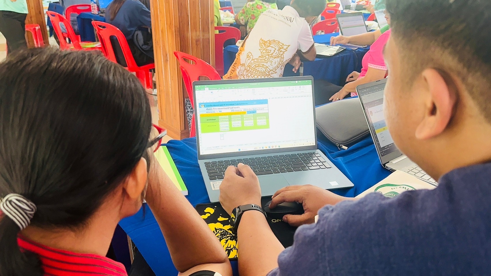 ผู้ตรวจ กรมฯ พช. ตรวจ ติดตาม และสนับสนุนโครงการฝึกอบรมการทำบัญชีกลุ่มออมทรัพย์เพื่อการผลิตด้วยระบบอิเล็กทรอนิกส์