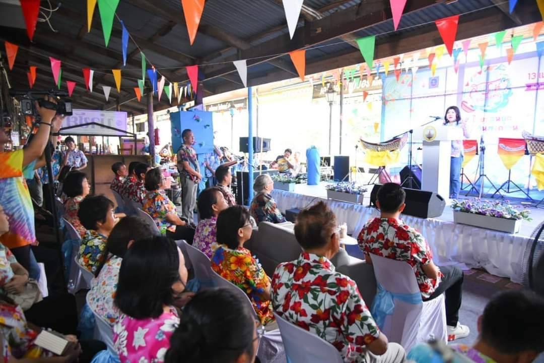 พช. ฉะเชิงเทรา ร่วมพิธีเปิดงานประเพณีตลาดคลองสวน 100 ปี
