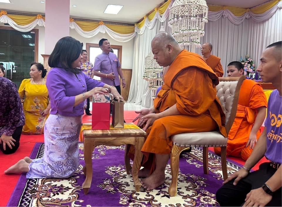พช. ฉะเชิงเทรา ร่วมพิธีทำบุญอายุวัฒนมงคล อายุ ๖๓ ปี พระเทพภาวนาวชิรคุณ วิ. เจ้าอาวาสวัดโสธรวราราม วรวิหาร เจ้าคณะจังหวัดฉะเชิงเทรา