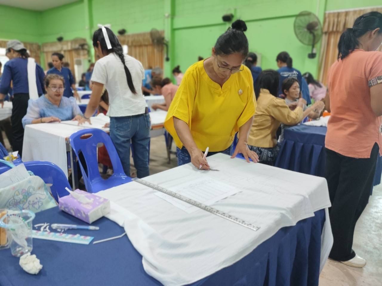พช. ฉะเชิงเทรา ร่วมโครงการสตรีท่าตะเกียบยุคใหม่รวมพลังสร้างความมั่นคงทางอาหารพัฒนาอาชีพทางเลือกด้วยการปลูกผักปลอดสารและใช้ประโยชน์จากสีธรรมชาติของพืชพื้นถิ่น ได้รับงบประมาณเงินอุดหนุน จากกองทุนพัฒนาบทบาทสตรี ประจำปีงบประมาณ พ.ศ. 2567