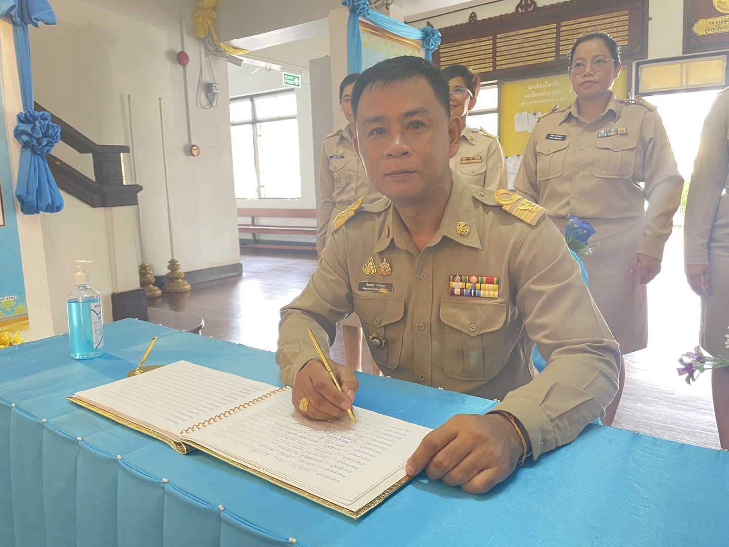 ขอพระองค์ทรงพระเจริญ !! พช. ฉะเชิงเทรา ร่วมลงนามถวายพระพร สมเด็จพระเจ้าลูกยาเธอ เจ้าฟ้าทีปังกรรัศมีโชติ มหาวชิโรตตมางกูร สิริวิบูลยราชกุมาร เนื่องในโอกาสวันคล้ายวันประสูติ วันที่ 29 เมษายน 2567