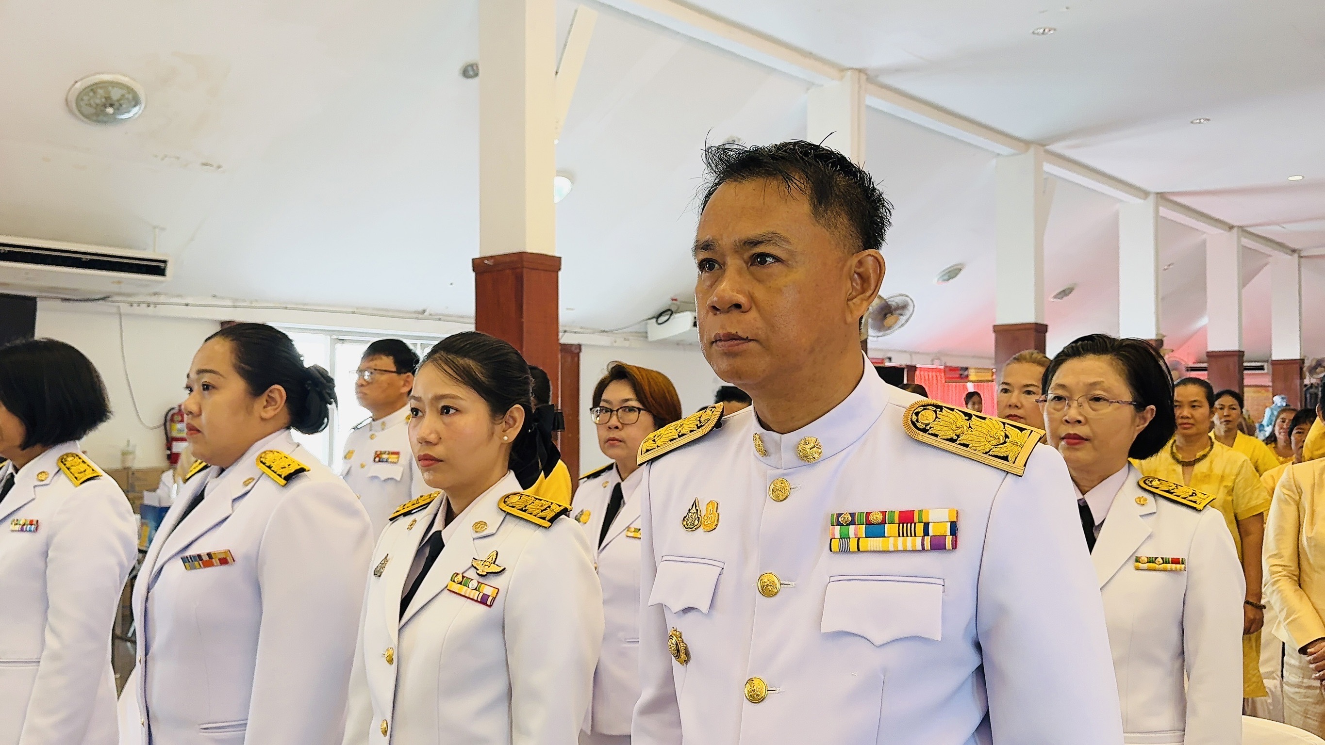 พิธีมอบแบบลายผ้าพระราชทาน “ผ้าลายสิริวชิราภรณ์” “ผ้าลายชบาปัตตานี” และเครื่องหมายรับรองสินค้าแฟชั่นและหัตถกรรมพระราชทาน “Sustainable Fashion : แฟชั่นแห่งความยั่งยืน”