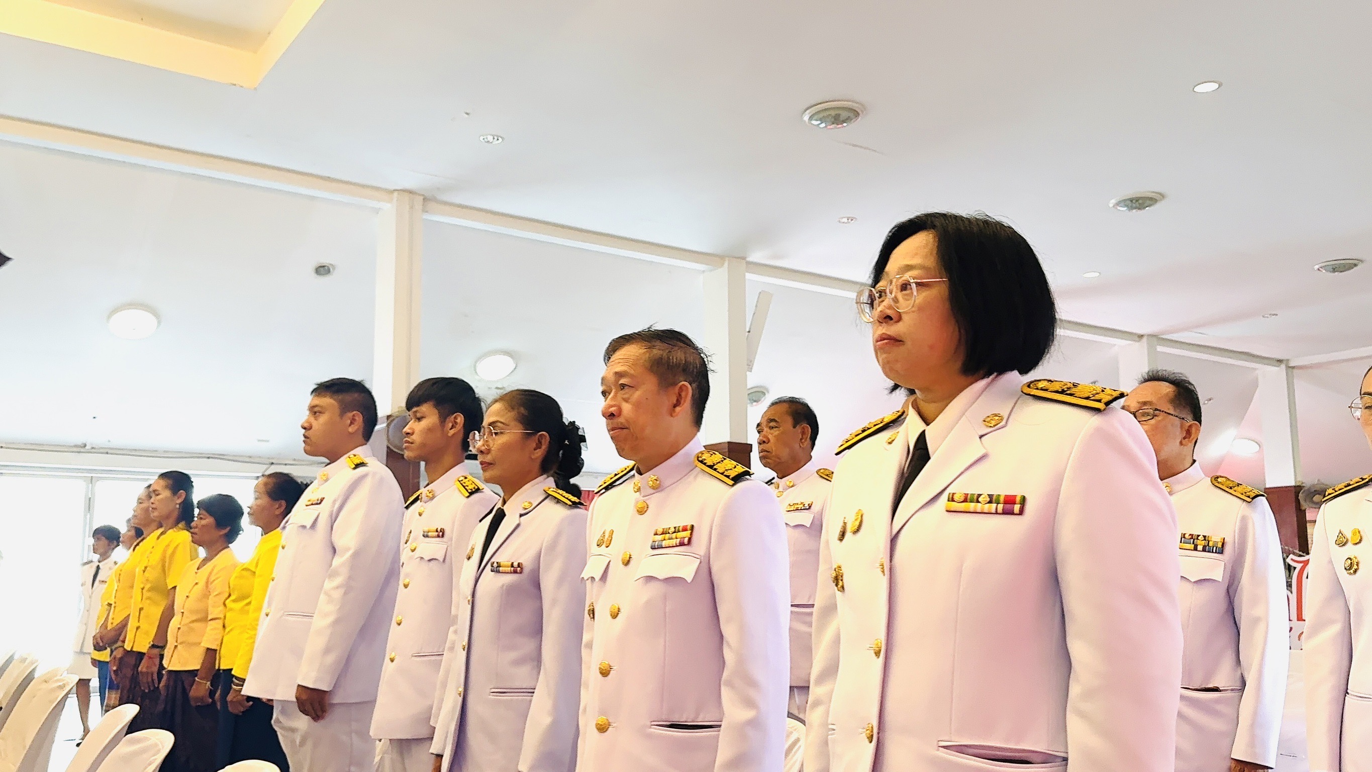 พิธีมอบแบบลายผ้าพระราชทาน “ผ้าลายสิริวชิราภรณ์” “ผ้าลายชบาปัตตานี” และเครื่องหมายรับรองสินค้าแฟชั่นและหัตถกรรมพระราชทาน “Sustainable Fashion : แฟชั่นแห่งความยั่งยืน”