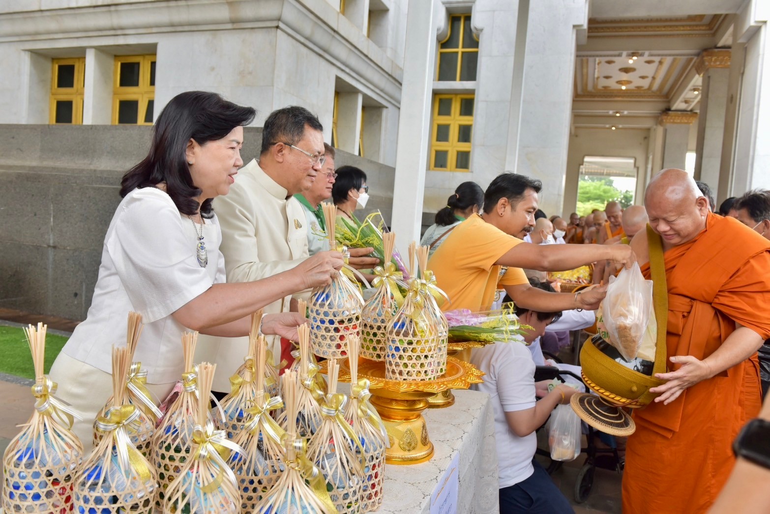 พช. ฉะเชิงเทรา ร่วมโครงการผู้ว่าฯ พาเข้าวัด ประชา รัฐ ร่วมใจ ใฝ่รักษาศีล 5 จังหวัดฉะเชิงเทรา ประจำปีงบประมาณ พ.ศ. 2567 ประจำเดือน พฤษภาคม 2567 และโครงการส่งเสริมการเผยแผ่พระพุทธศาสนา เนื่องในเทศกาลวันสำคัญทางพระพุทธศาสนา (วันวิสาบูชา)