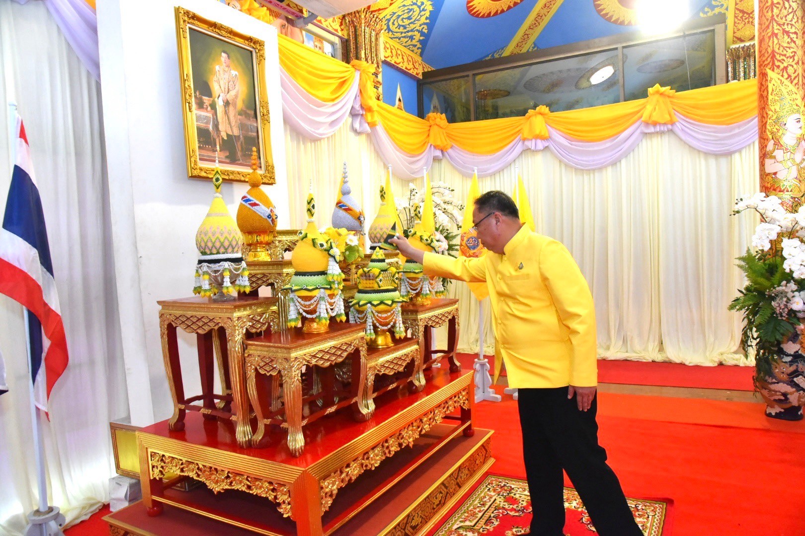 พช. ฉะเชิงเทรา ร่วมพิธีเจริญพระพุทธมนต์เฉลิมพระเกียรติถวายพระพรชัยมงคลแด่ พระบาทสมเด็จพระเจ้าอยู่หัว เนื่องในโอกาสวันเฉลิมพระชนมพรรษา 6 รอบ 28