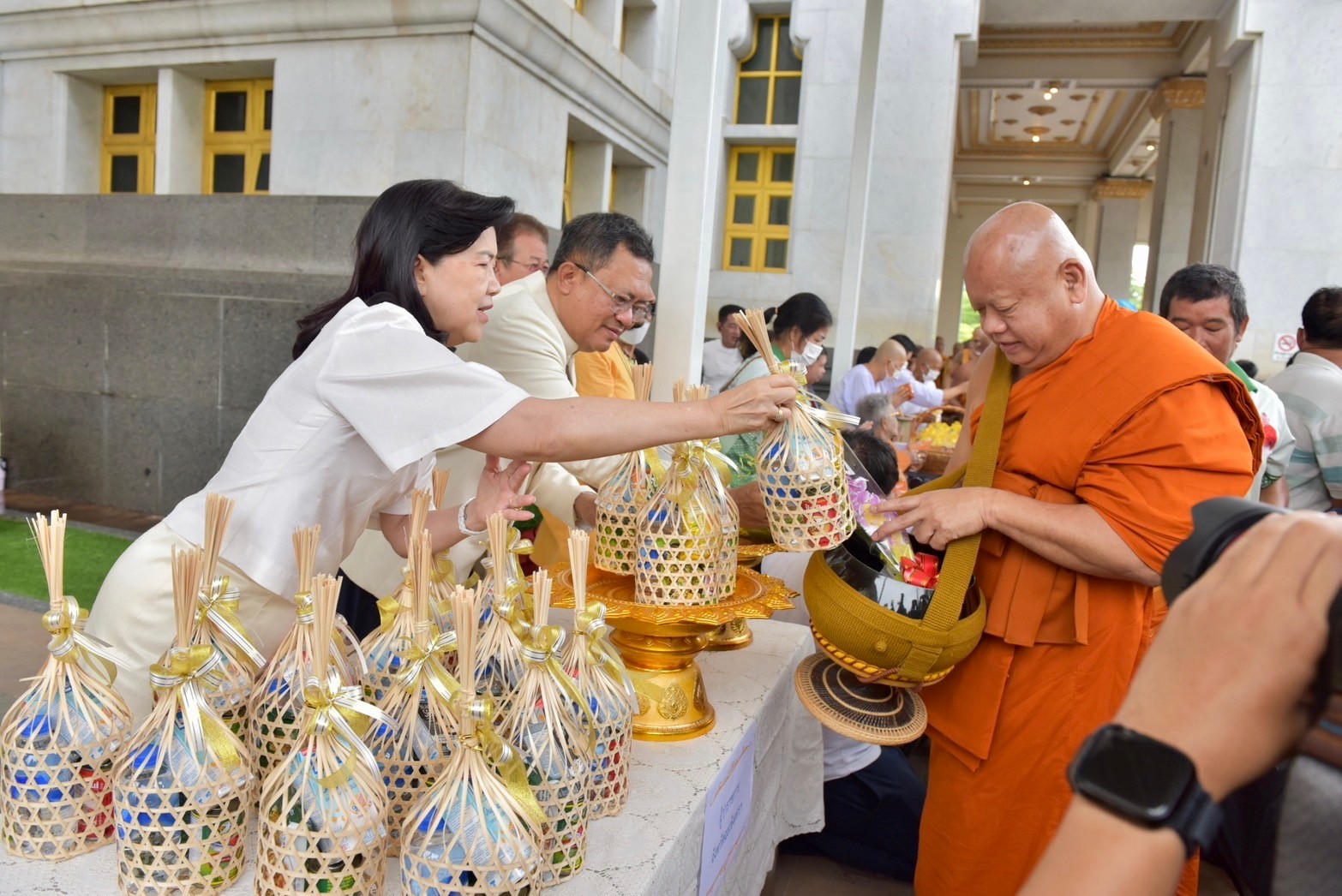 พช. ฉะเชิงเทรา ร่วมโครงการผู้ว่าฯ พาเข้าวัด ประชา รัฐ ร่วมใจ ใฝ่รักษาศีล 5 จังหวัดฉะเชิงเทรา ประจำปีงบประมาณ พ.ศ. 2567 ประจำเดือน พฤษภาคม 2567 และโครงการส่งเสริมการเผยแผ่พระพุทธศาสนา เนื่องในเทศกาลวันสำคัญทางพระพุทธศาสนา (วันวิสาบูชา)