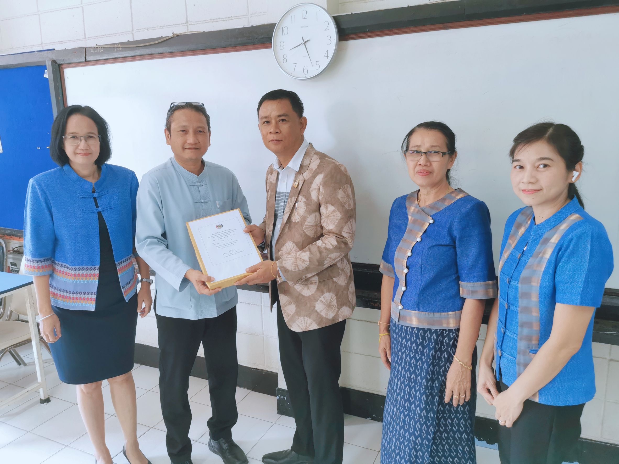 พช. ฉะเชิงเทรา ดำเนินการสรรหาและเลือกสรรพนักงานกองทุนพัฒนาบทบาทสตรี สังกัดสำนักงานเลขานุการคณะอนุกรรมการบริหารกองทุนพัฒนาบทบาทสตรีระดับจังหวัด จังหวัดฉะเชิงเทรา