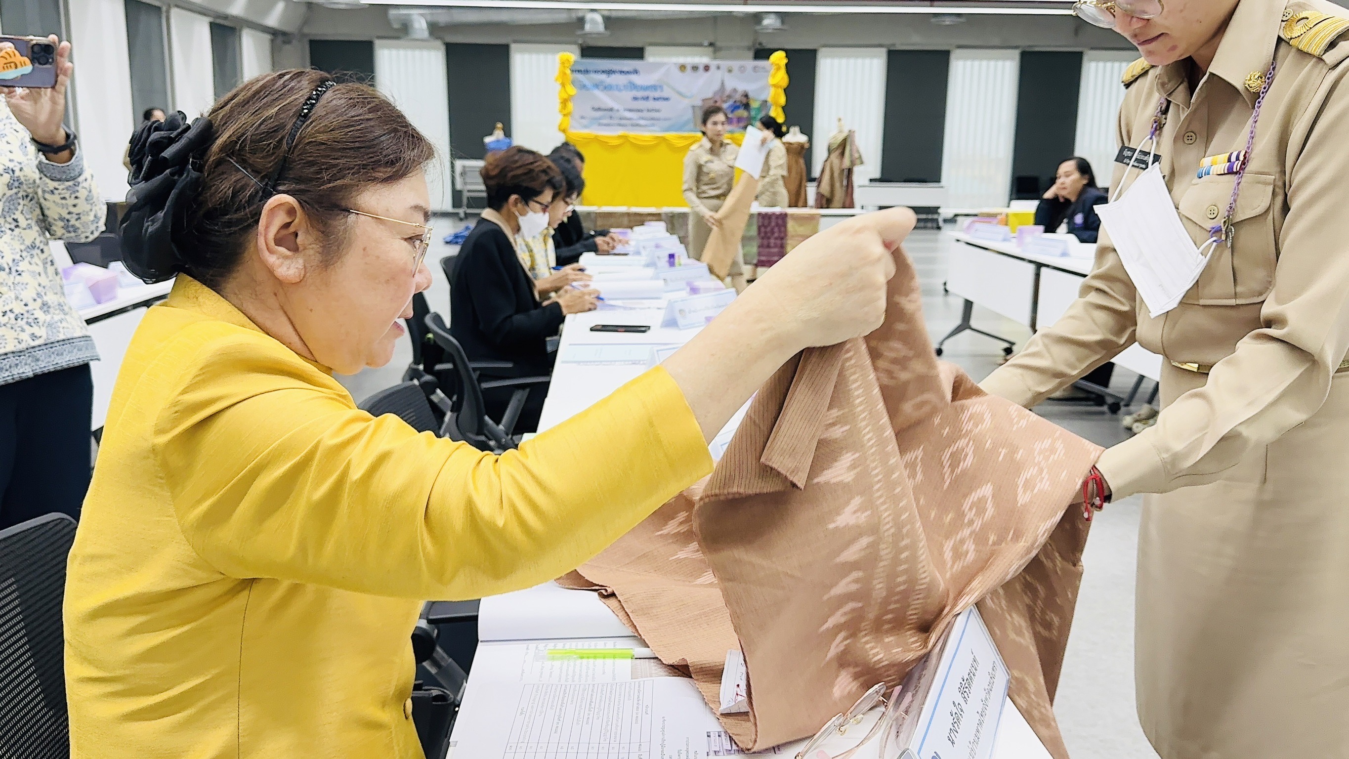 พช. ฉะเชิงเทรา จัดการประกวดสุดยอดผ้าจังหวัดฉะเชิงเทรา ประจำปี 2567
