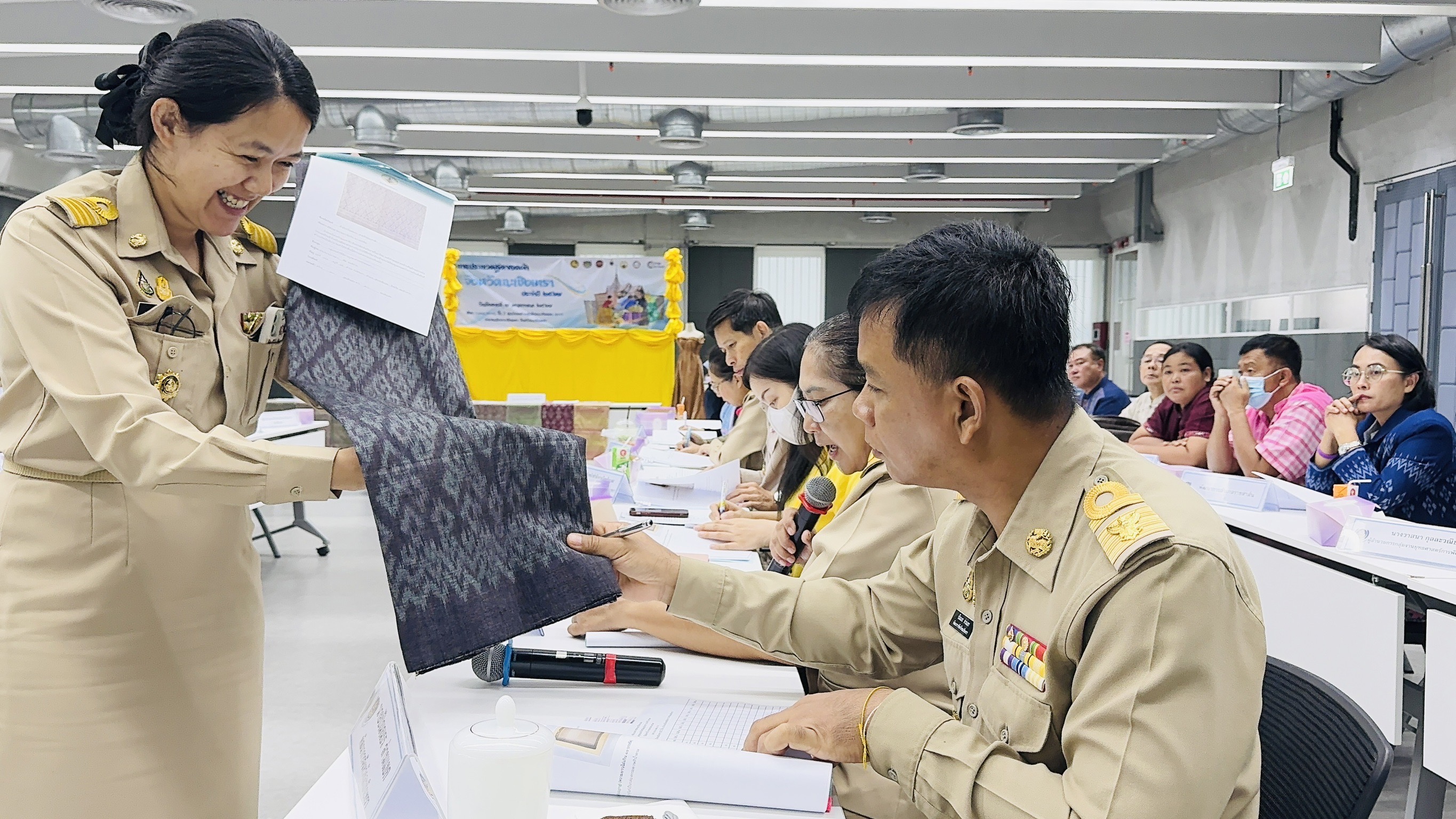 พช. ฉะเชิงเทรา จัดการประกวดสุดยอดผ้าจังหวัดฉะเชิงเทรา ประจำปี 2567