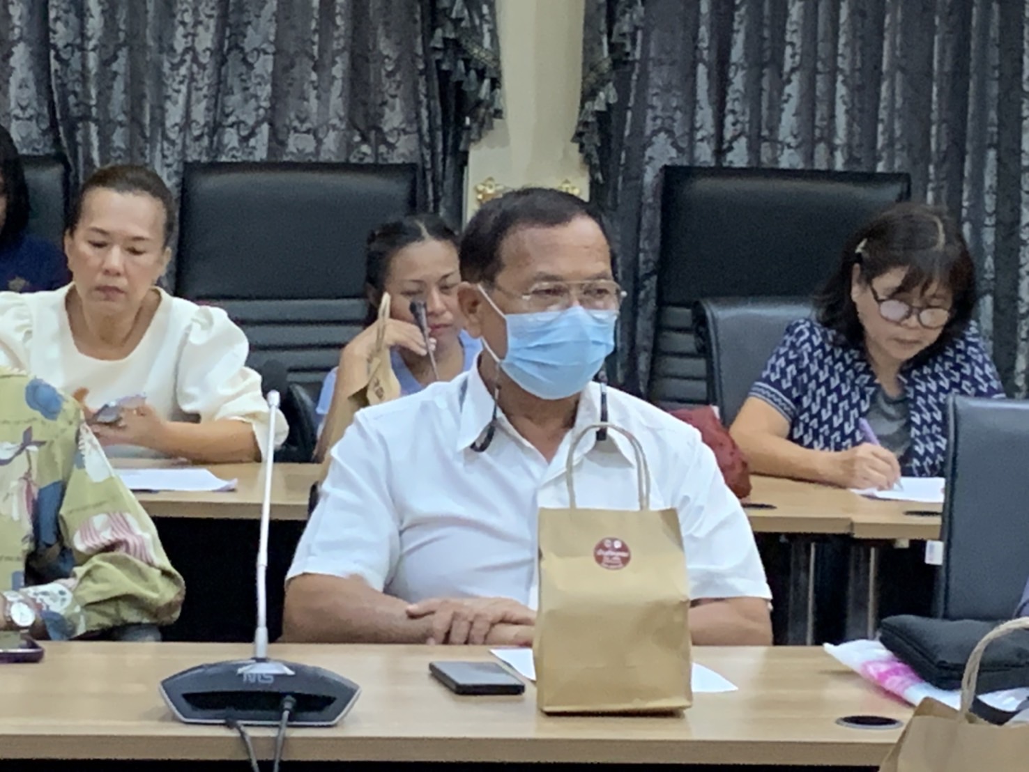 พช. ฉะเชิงเทรา จัดประชุมคณะกรรมการเครือข่าย OTOP จังหวัดฯ และผู้ผลิต ผู้ประกอบการ OTOP ระดับ 3-5 ดาว