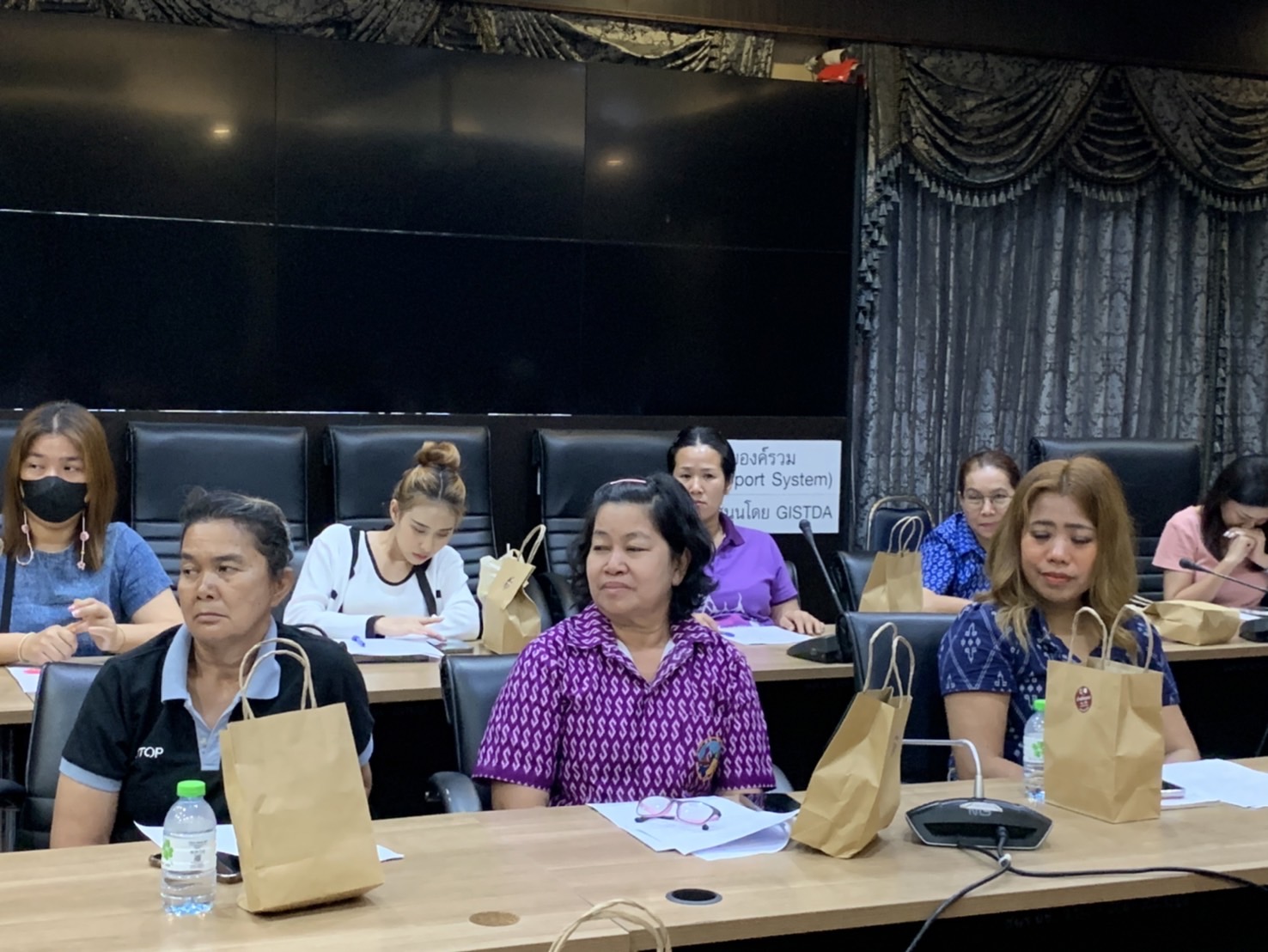 พช. ฉะเชิงเทรา จัดประชุมคณะกรรมการเครือข่าย OTOP จังหวัดฯ และผู้ผลิต ผู้ประกอบการ OTOP ระดับ 3-5 ดาว