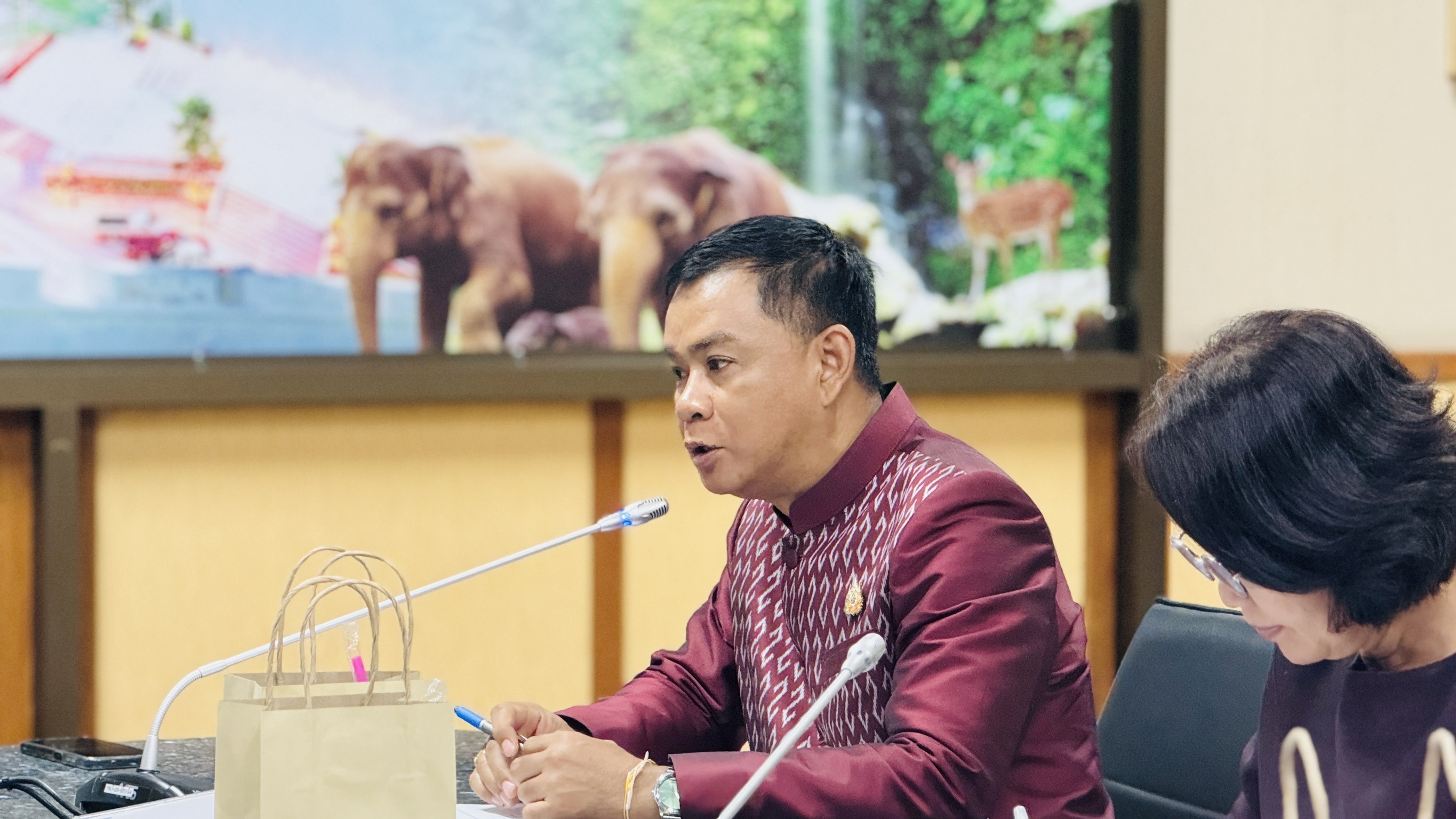 พช. ฉะเชิงเทรา ประชุมคณะทำงานติดตามและประกวดกองทุนแม่ของแผ่นดินดีเด่นระดับจังหวัด ประจำปีงบประมาณ พ.ศ. 2567