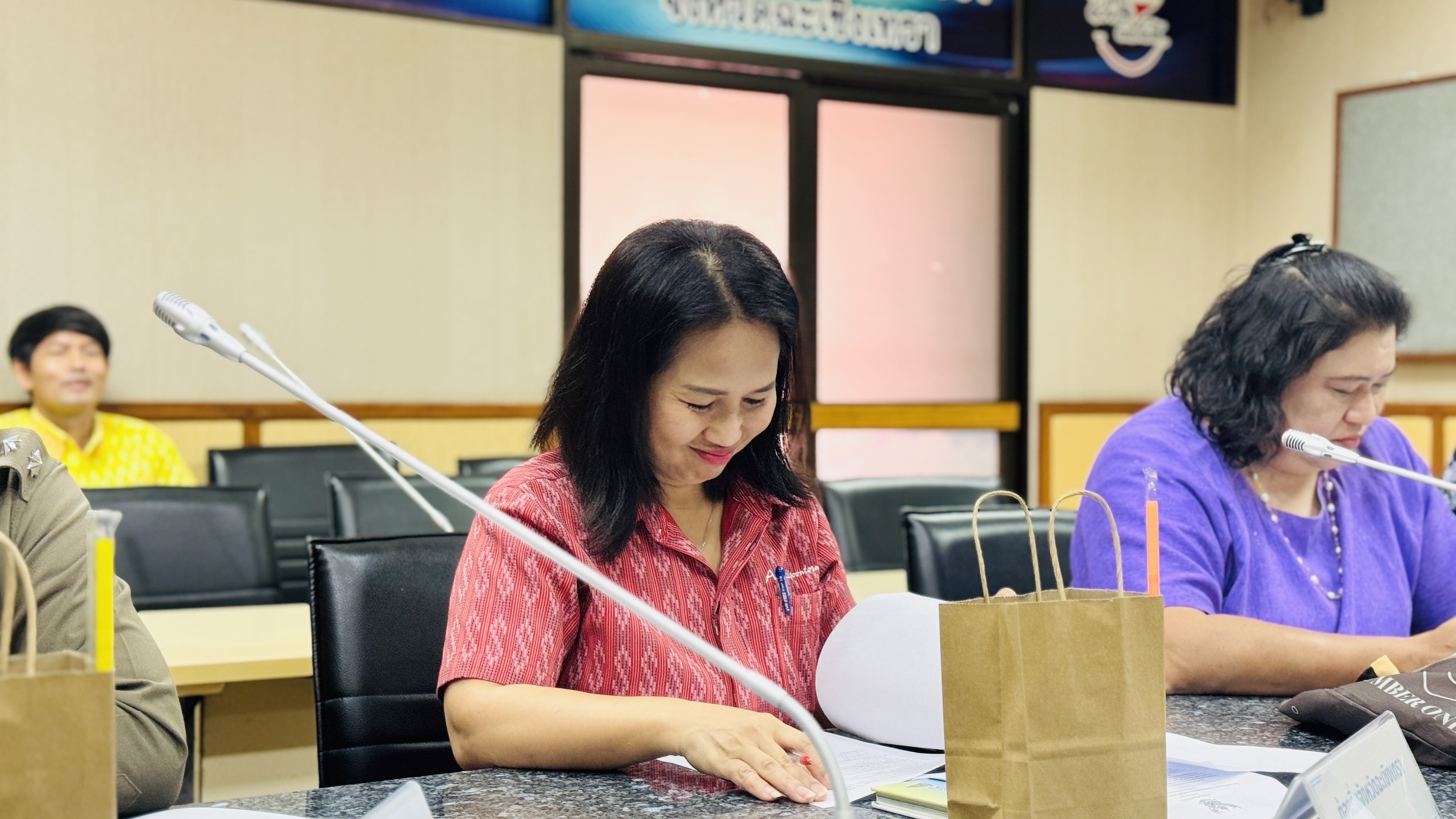 พช. ฉะเชิงเทรา ประชุมคณะทำงานติดตามและประกวดกองทุนแม่ของแผ่นดินดีเด่นระดับจังหวัด ประจำปีงบประมาณ พ.ศ. 2567