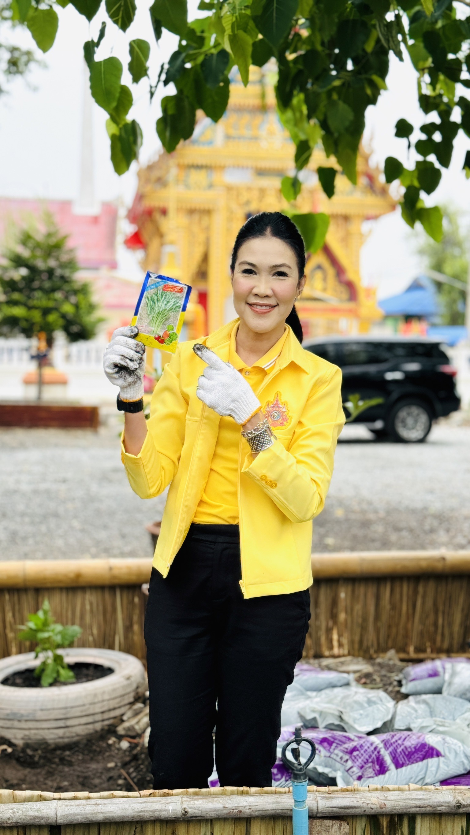 พช. ฉะเชิงเทรา ร่วมกิจกรรม “วัดนี้มีรัก ปลูกผักแบ่งปัน” ขับเคลื่อนโครงการตำบลเข้มแข็ง ตามหลักปรัชญาของเศรษฐกิจพอเพียง