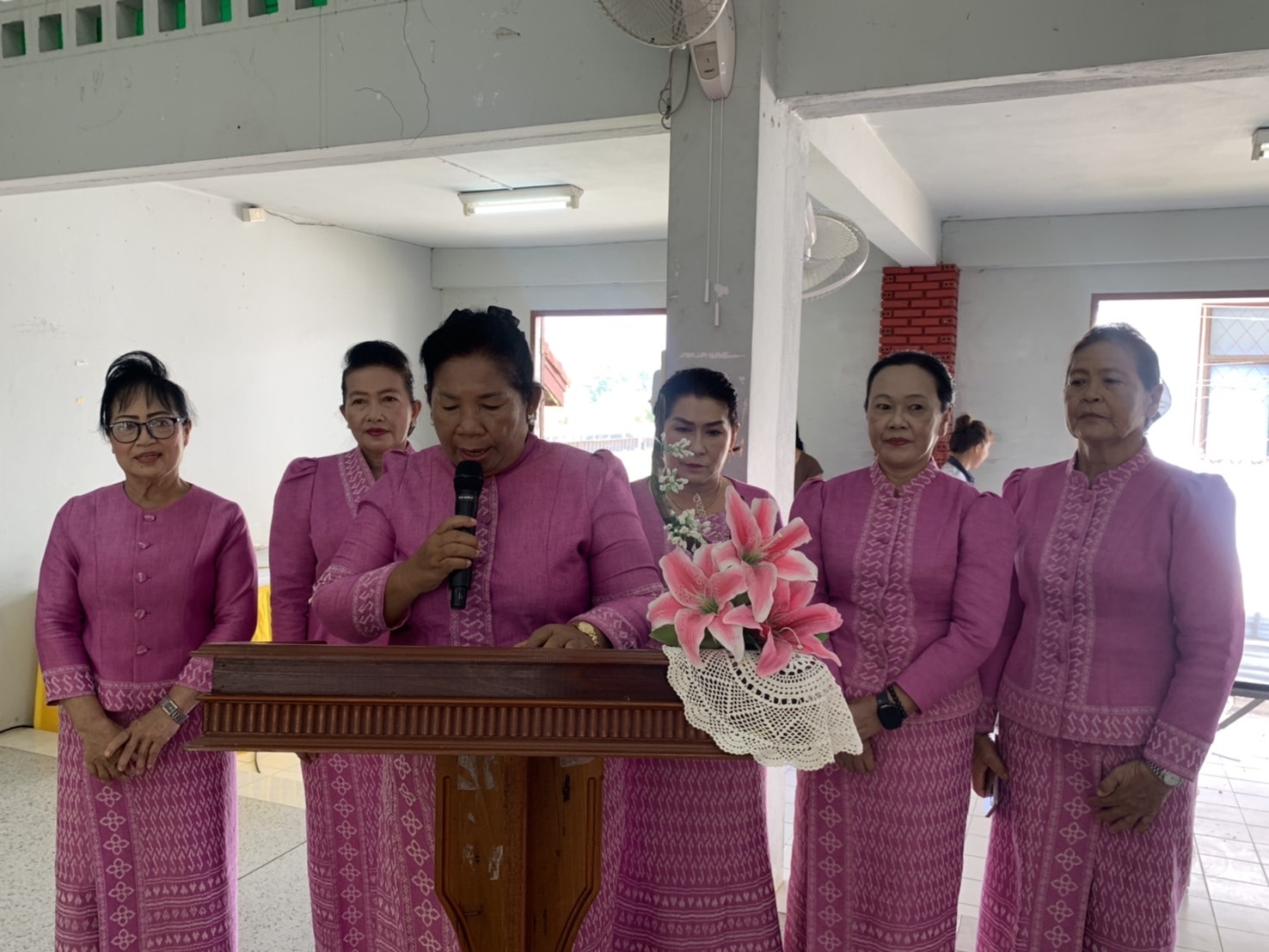 พช. ฉะเชิงเทรา ร่วมกิจกรรมสตรีอำเภอบางน้ำเปรี้ยวสร้างความมั่นคงทางด้านอาหารพัฒนาอาชีพทางเลือกด้วยการปลูกผักปลอดสารและใช้ประโยชน์จากสีธรรมชาติของพืชพื้นถิ่น