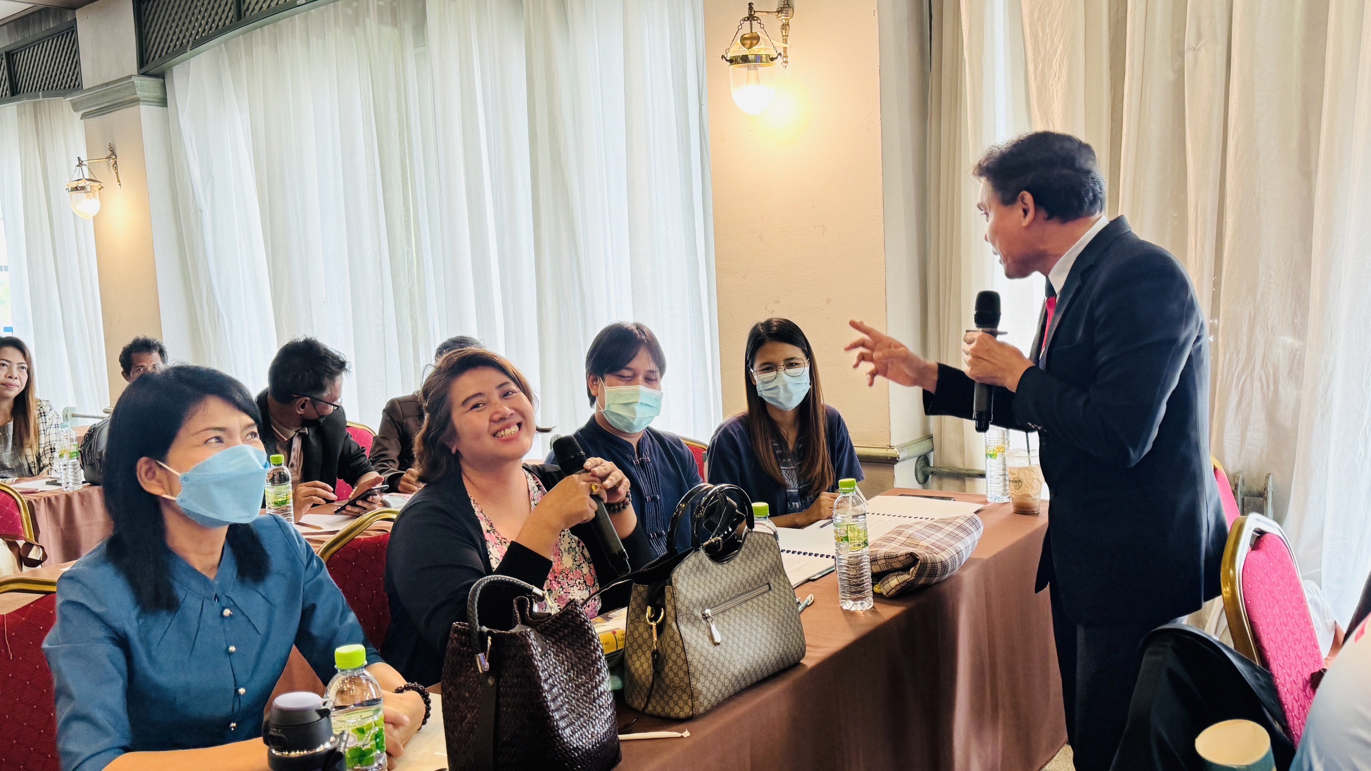 พช. ฉะเชิงเทรา ร่วมกิจกรรมการอบรมให้ความรู้เกี่ยวกับการเลือกสมาชิกวุฒิสภา พ.ศ. 2567 แก่เครือข่ายประชาสัมพันธ์ และสื่อมวลชนในการรณรงค์ประชาสัมพันธ์การเลือกสมาชิกวุฒิสภา
