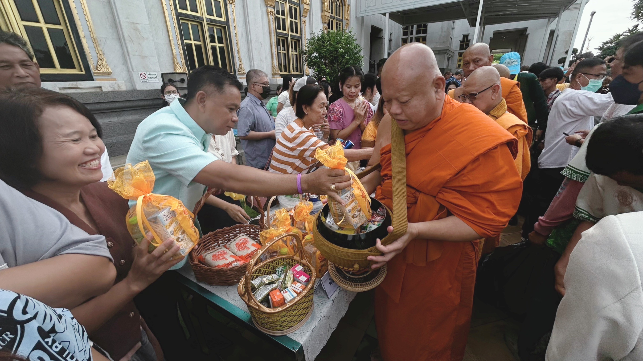 พช. ฉะเชิงเทรา ร่วมโครงการผู้ว่าฯ พาเข้าวัด ประชา รัฐ ร่วมใจ ใฝ่รักษาศีล 5 จังหวัดฉะเชิงเทรา ประจำปีงบประมาณ พ.ศ. 2567 ประจำเดือน พฤษภาคม 2567 และโครงการส่งเสริมการเผยแผ่พระพุทธศาสนา เนื่องในเทศกาลวันสำคัญทางพระพุทธศาสนา (วันวิสาบูชา)