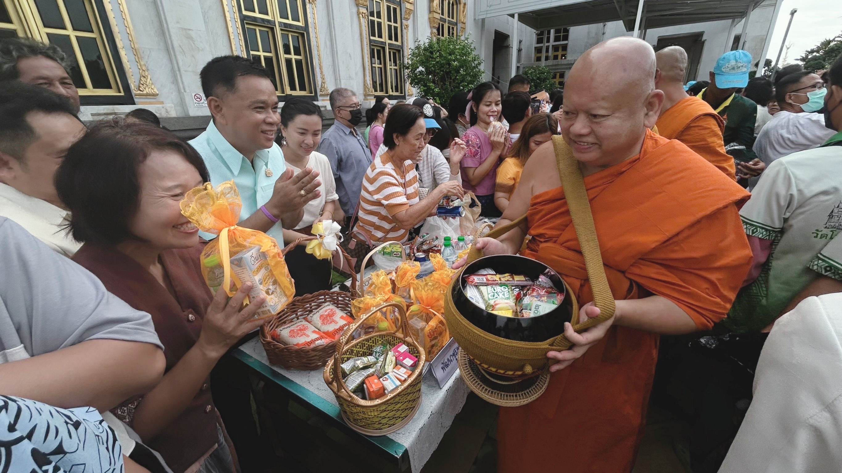 พช. ฉะเชิงเทรา ร่วมโครงการผู้ว่าฯ พาเข้าวัด ประชา รัฐ ร่วมใจ ใฝ่รักษาศีล 5 จังหวัดฉะเชิงเทรา ประจำปีงบประมาณ พ.ศ. 2567 ประจำเดือน พฤษภาคม 2567 และโครงการส่งเสริมการเผยแผ่พระพุทธศาสนา เนื่องในเทศกาลวันสำคัญทางพระพุทธศาสนา (วันวิสาบูชา)