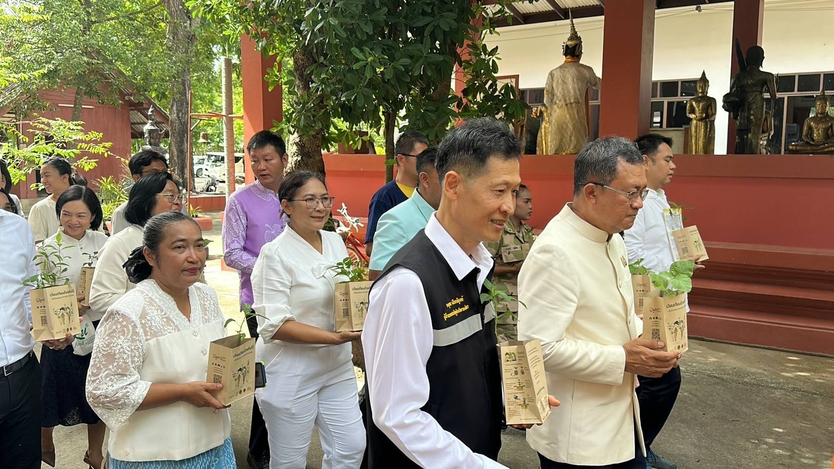 พช.ฉะเชิงเทรา ร่วมกับเครือข่ายโคก หนอง นา จังหวัดฉะเชิงเทรา จัดกิจกรรม “ตลาดสีเขียว โคก หนอง นา ฉะเชิงเทรา”