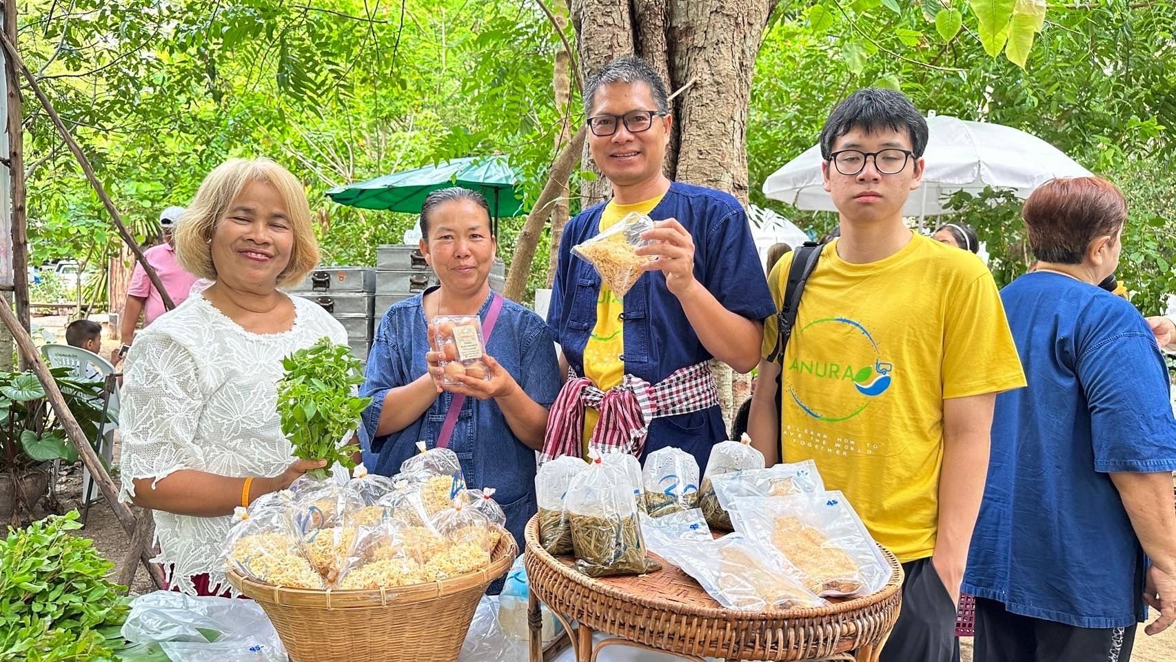 พช.ฉะเชิงเทรา ร่วมกับเครือข่ายโคก หนอง นา จังหวัดฉะเชิงเทรา จัดกิจกรรม “ตลาดสีเขียว โคก หนอง นา ฉะเชิงเทรา”