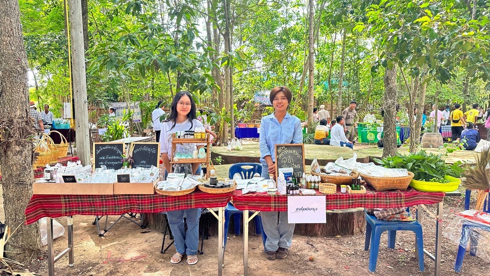 พช.ฉะเชิงเทรา ร่วมกับเครือข่ายโคก หนอง นา จังหวัดฉะเชิงเทรา จัดกิจกรรม “ตลาดสีเขียว โคก หนอง นา ฉะเชิงเทรา”