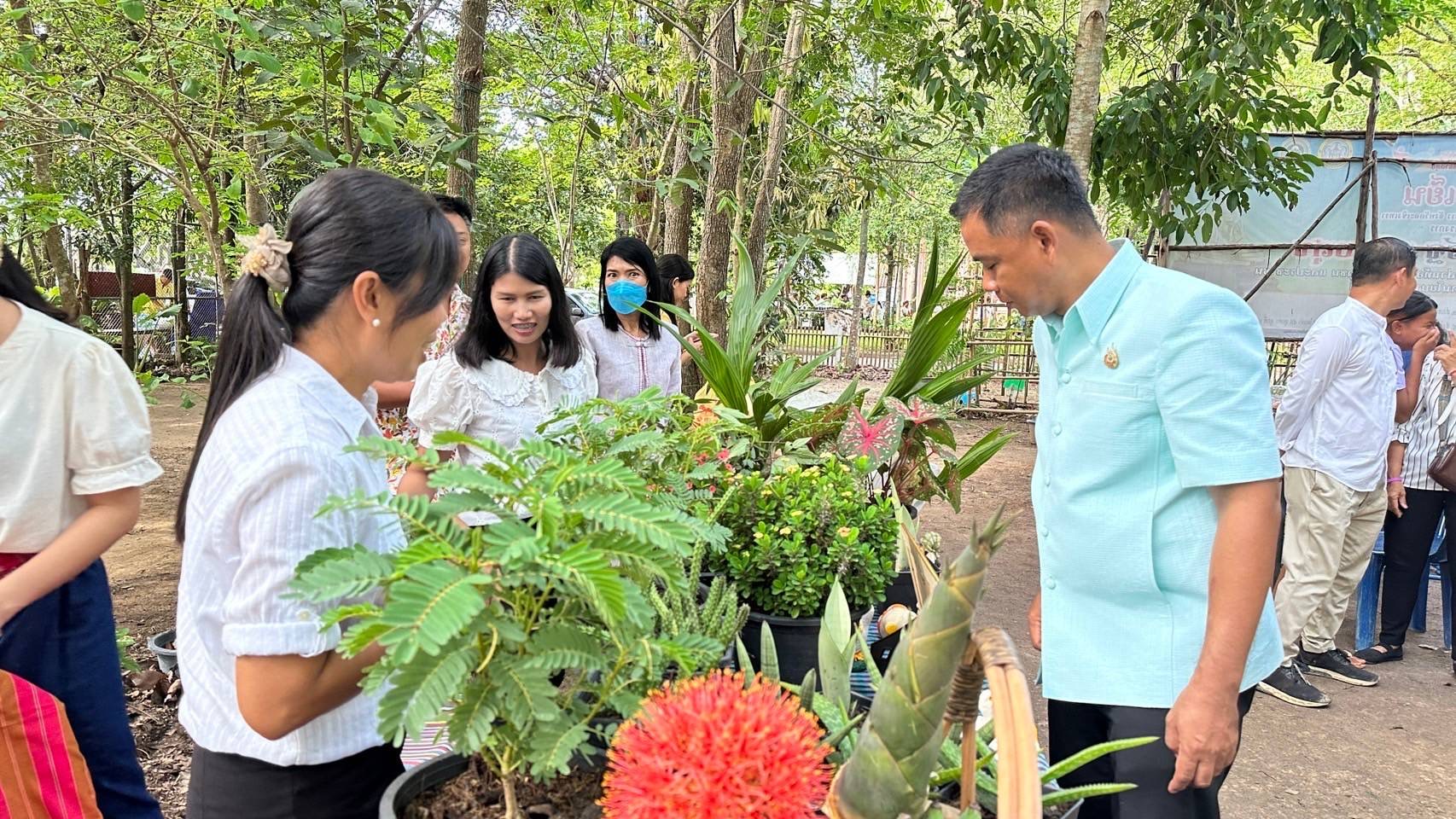 พช.ฉะเชิงเทรา ร่วมกับเครือข่ายโคก หนอง นา จังหวัดฉะเชิงเทรา จัดกิจกรรม “ตลาดสีเขียว โคก หนอง นา ฉะเชิงเทรา”