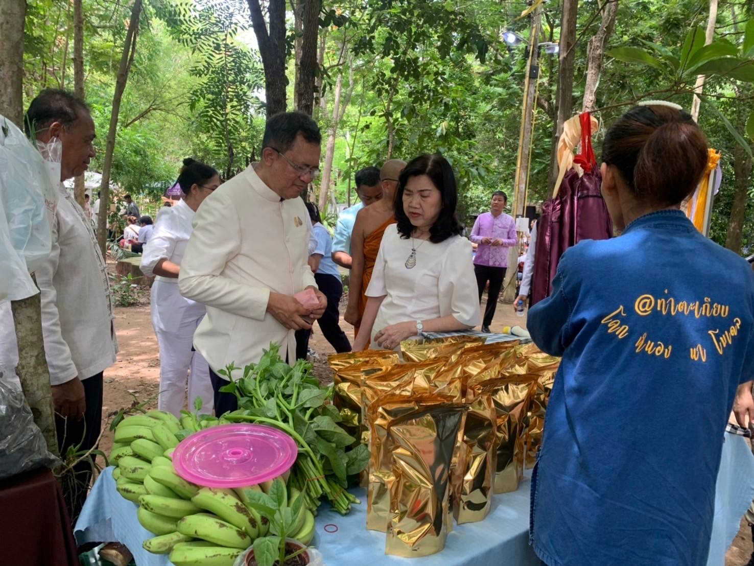 พช.ฉะเชิงเทรา ร่วมกับเครือข่ายโคก หนอง นา จังหวัดฉะเชิงเทรา จัดกิจกรรม “ตลาดสีเขียว โคก หนอง นา ฉะเชิงเทรา”