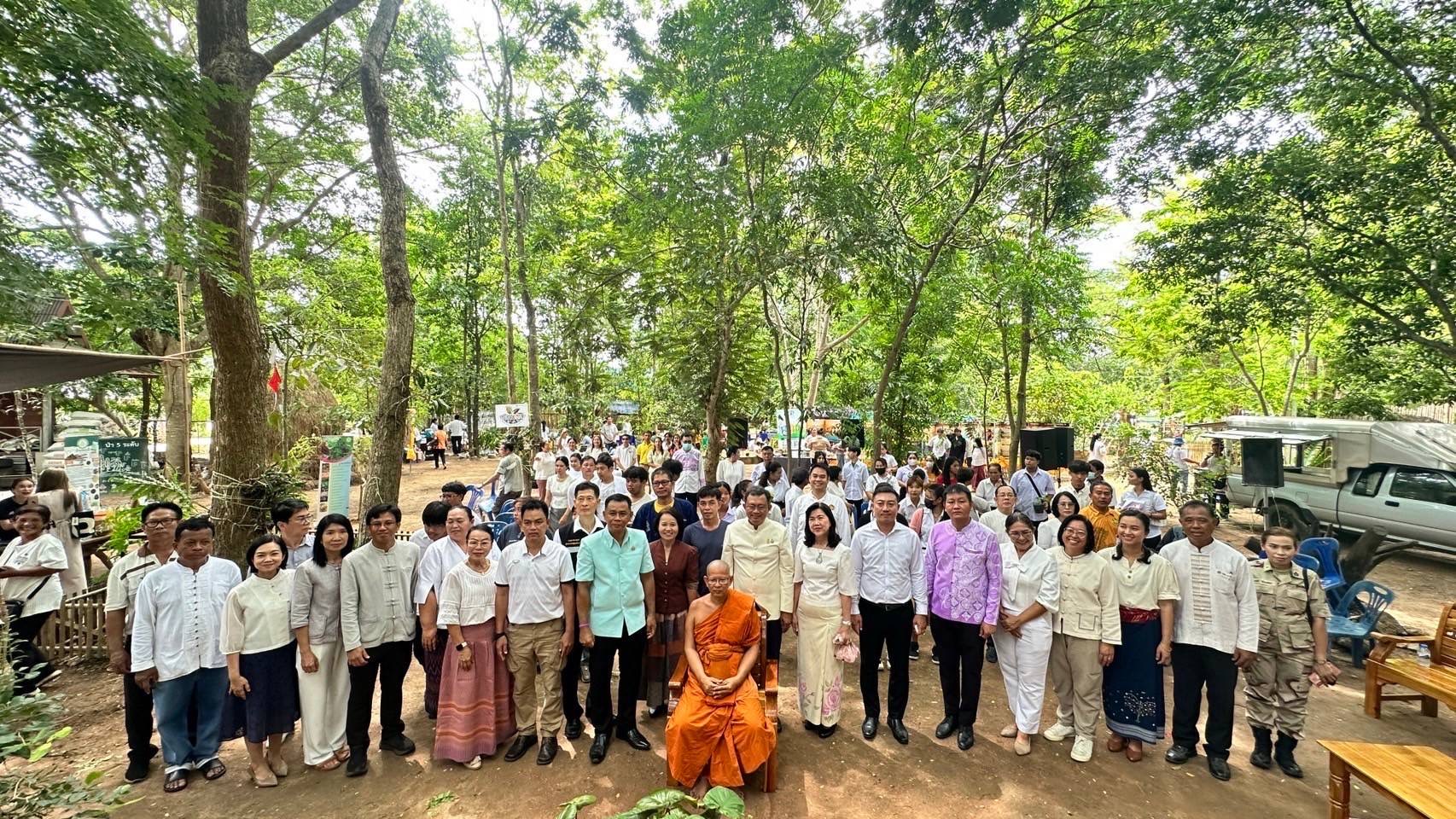 พช.ฉะเชิงเทรา ร่วมกับเครือข่ายโคก หนอง นา จังหวัดฉะเชิงเทรา จัดกิจกรรม “ตลาดสีเขียว โคก หนอง นา ฉะเชิงเทรา”