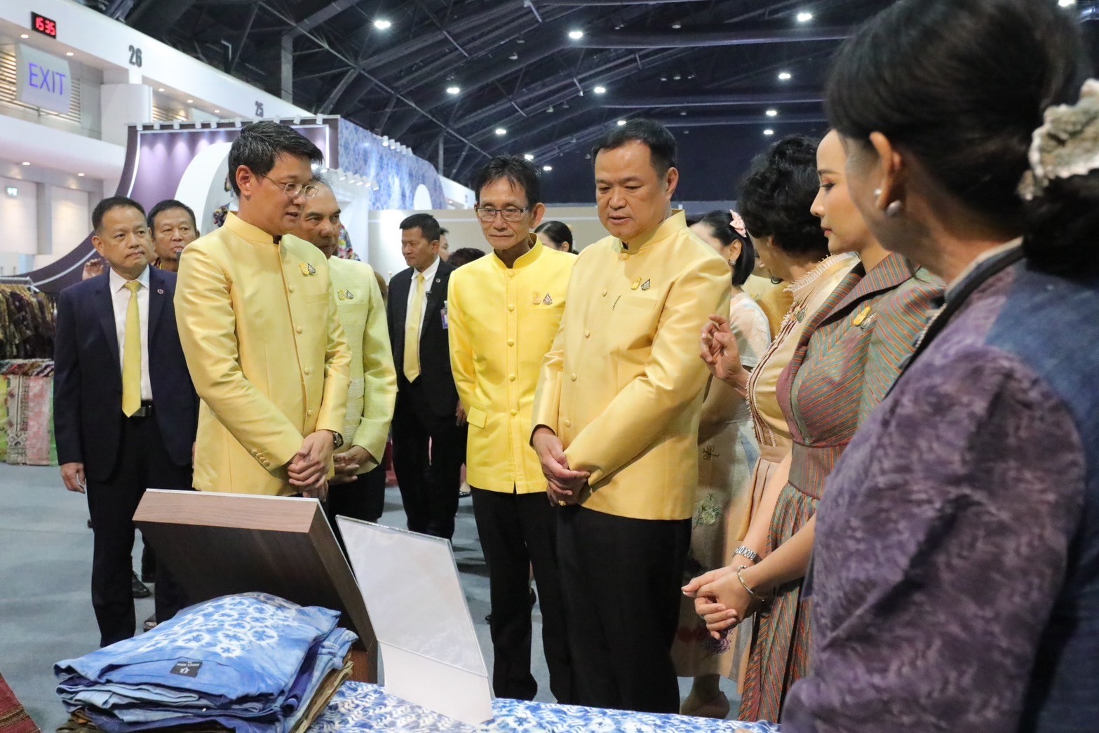 พช. ฉะเชิงเทรา ร่วมพิธีเปิดงาน OTOP Midyear 2024