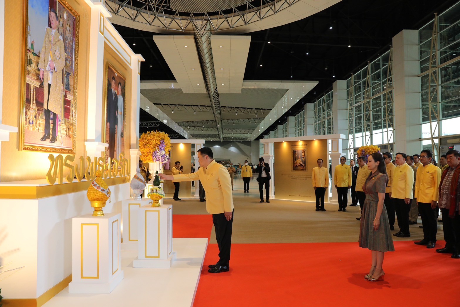 พช. ฉะเชิงเทรา ร่วมพิธีเปิดงาน OTOP Midyear 2024