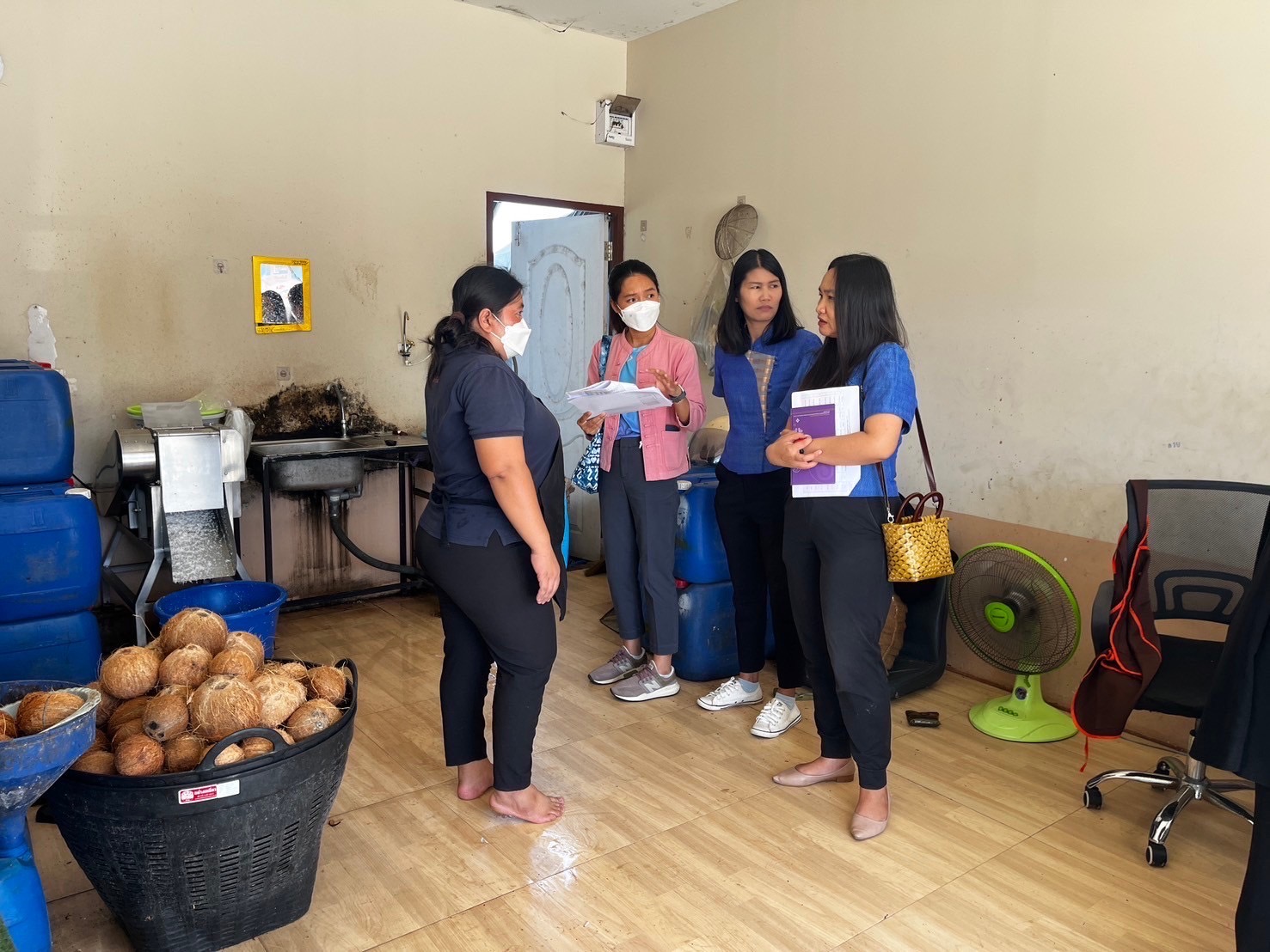 “พช.ฉะเชิงเทรา ลงพื้นที่ติดตามการดำเนินงานกองทุนพัฒนาบทบาทสตรี ”